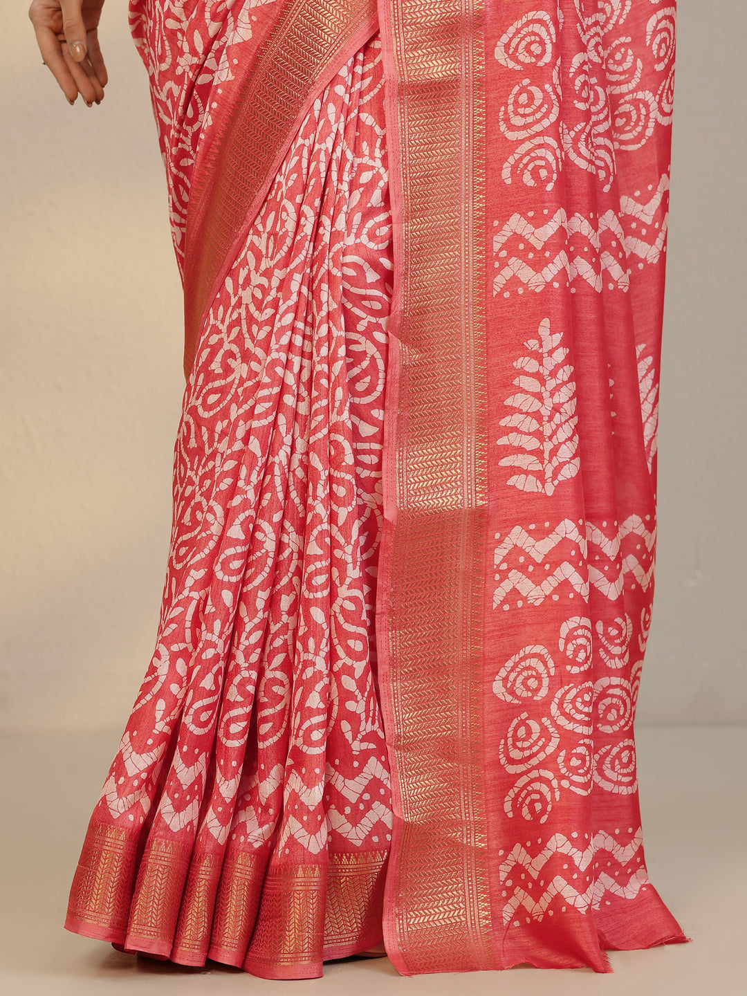  Coral Batik Printed Silk Blend Saree With Unstitched Blouse Piece 