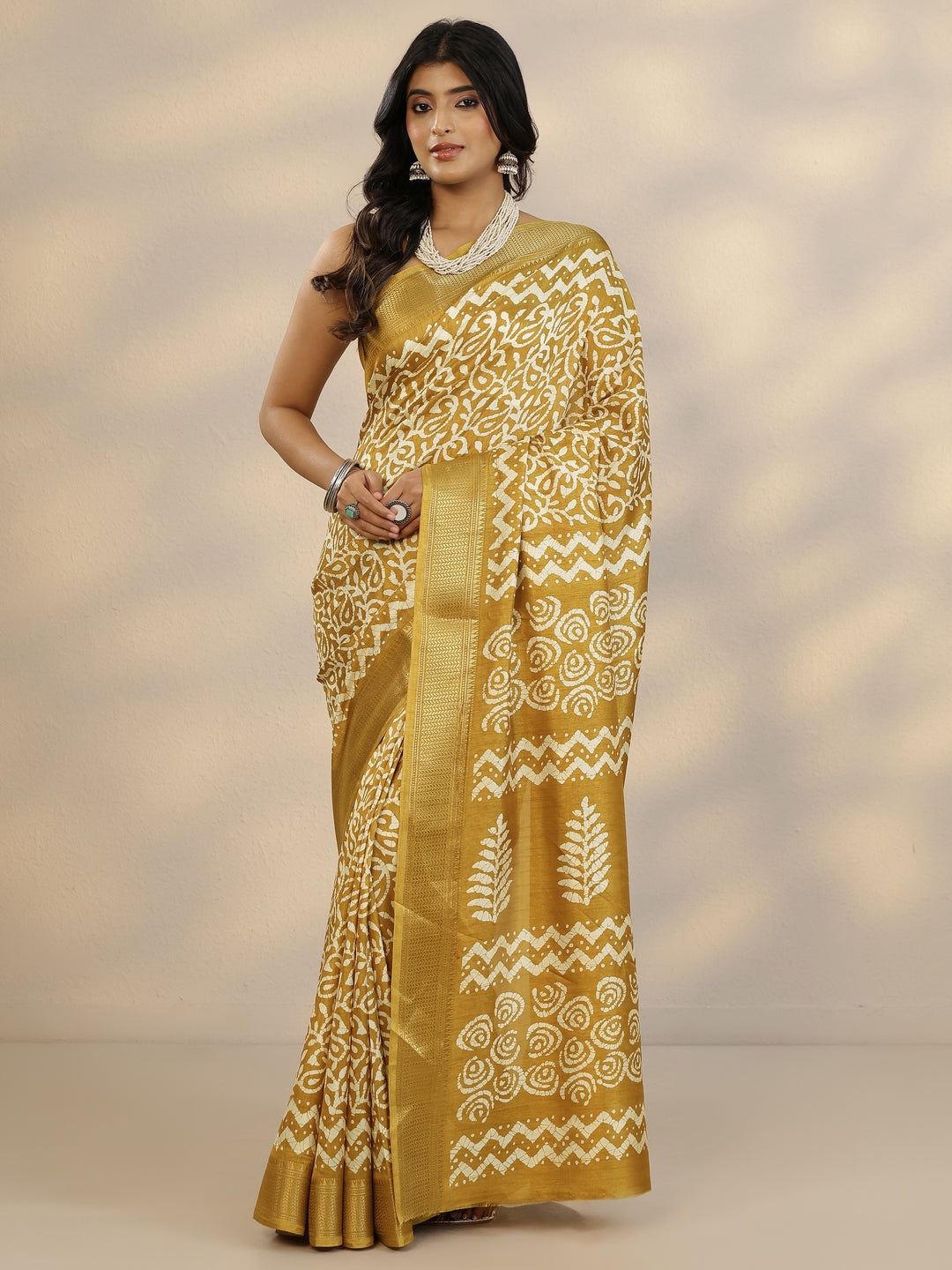  Mustard Batik Printed Silk Blend Saree With Unstitched Blouse Piece 