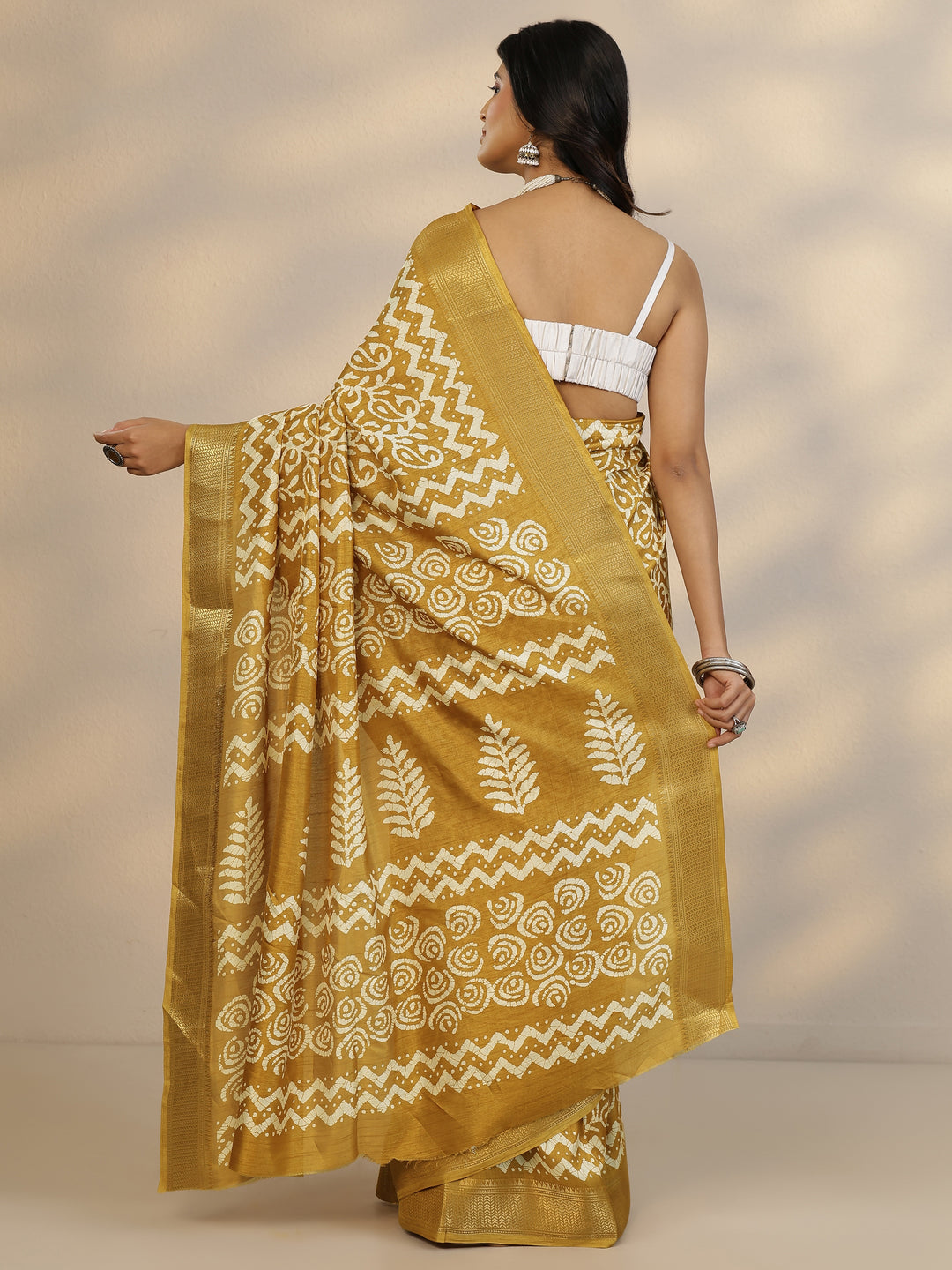  Mustard Batik Printed Silk Blend Saree With Unstitched Blouse Piece 