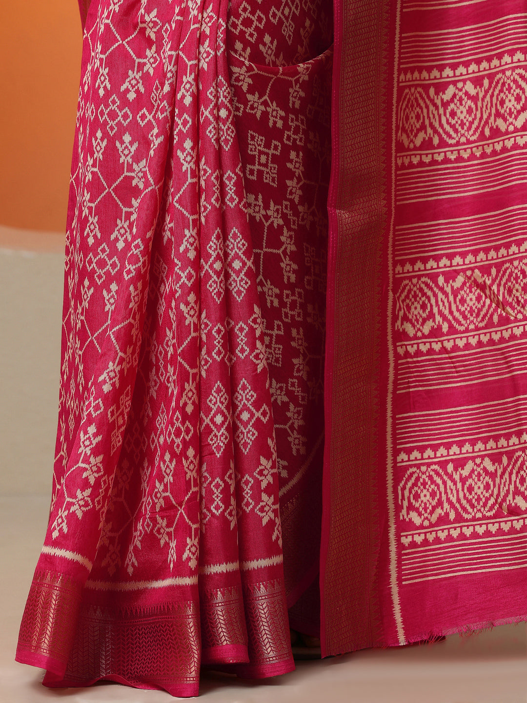  Pink Printed Silk Blend Saree With Unstitched Blouse Piece 