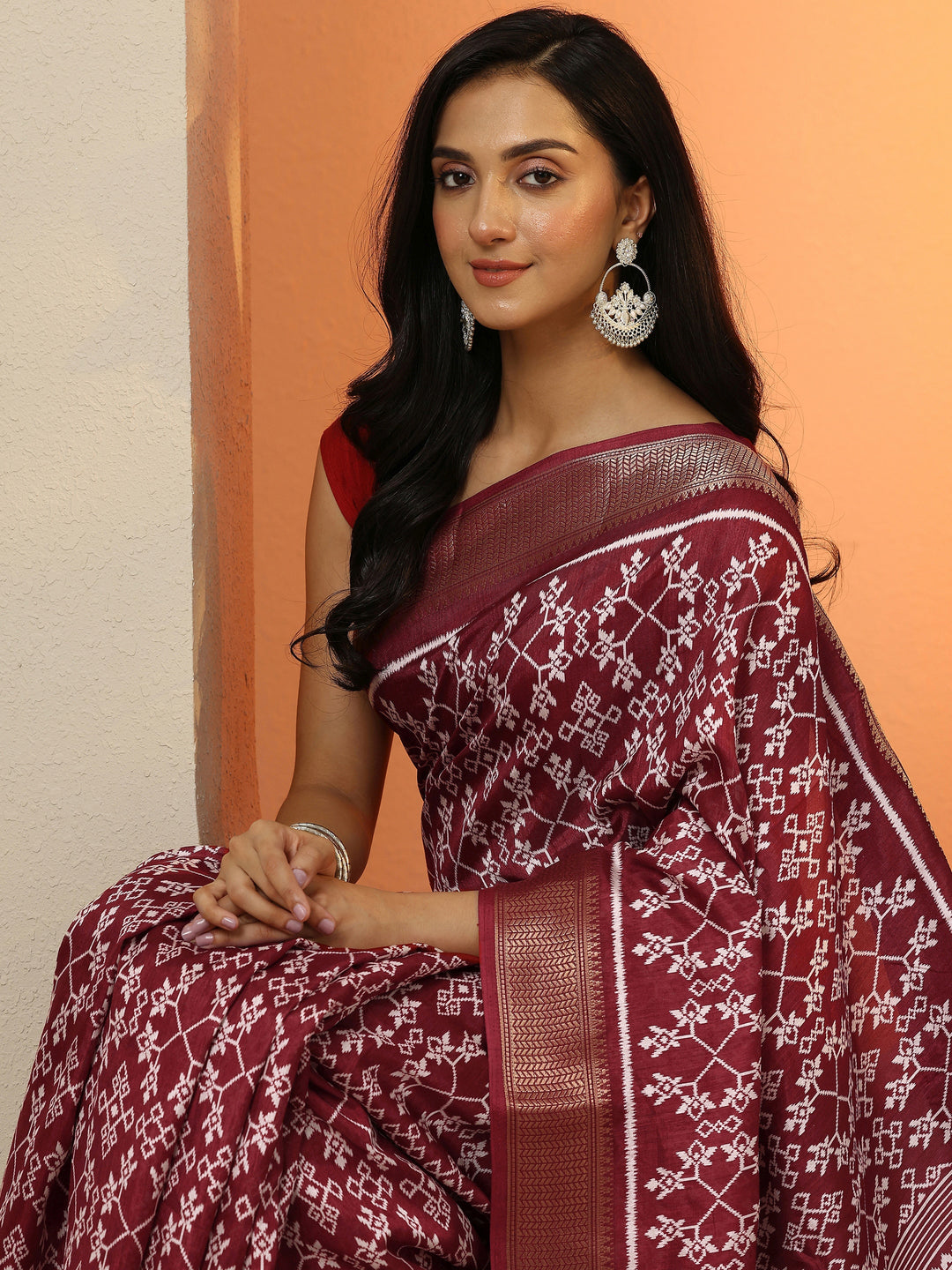 Maroon Printed Silk Blend Saree With Unstitched Blouse Piece