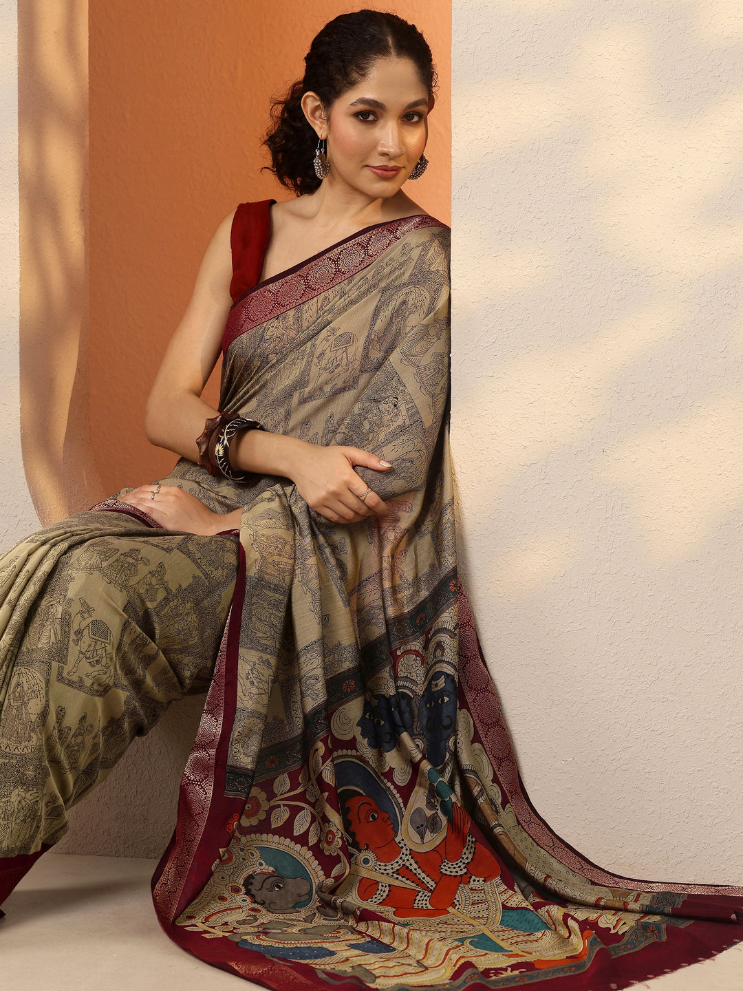 Beige Printed Silk Blend Saree With Unstitched Blouse Piece