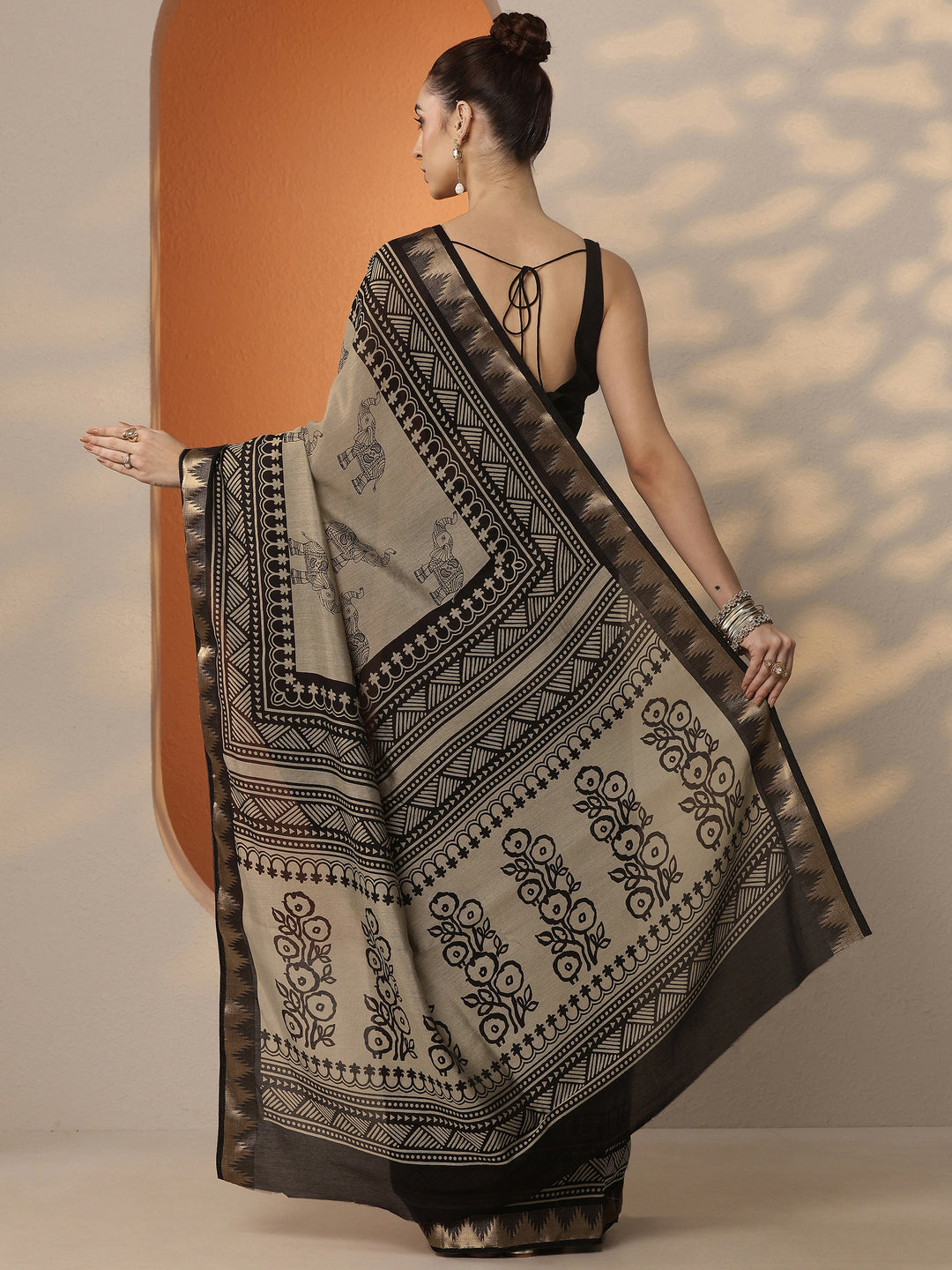  Beige Printed Silk Blend Saree With Unstitched Blouse Piece 
