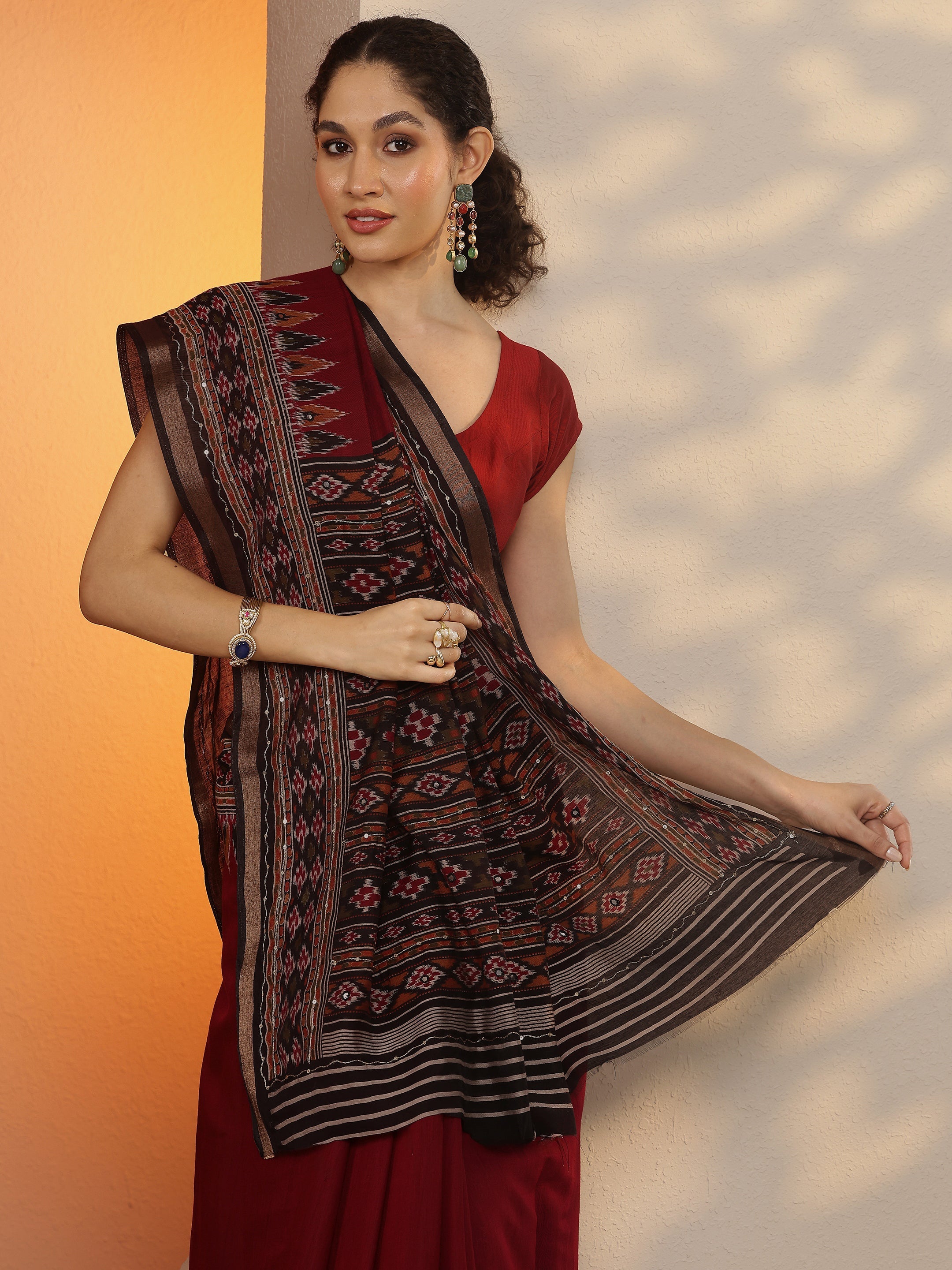 Red Solid Silk Blend Saree With Unstitched Blouse Piece-image-45