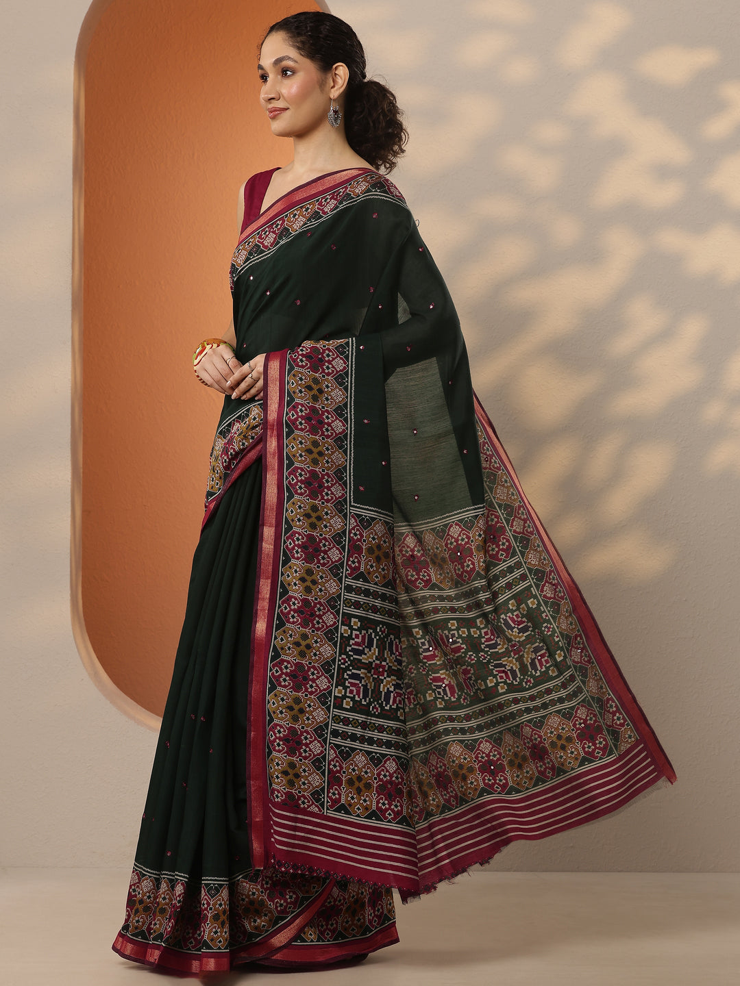  Green Solid Silk Blend Saree With Unstitched Blouse Piece 