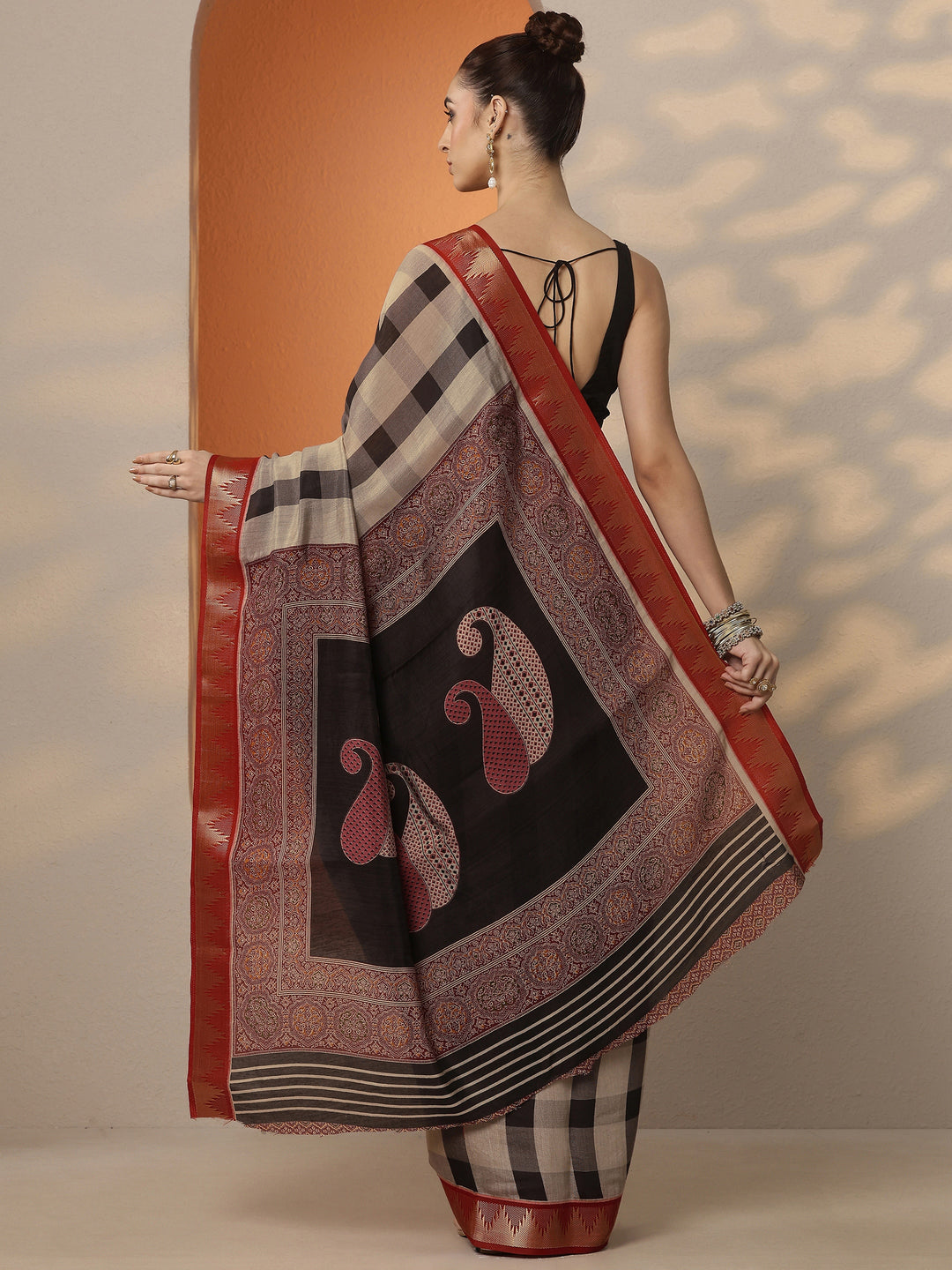  Beige Printed Silk Blend Saree With Unstitched Blouse Piece 