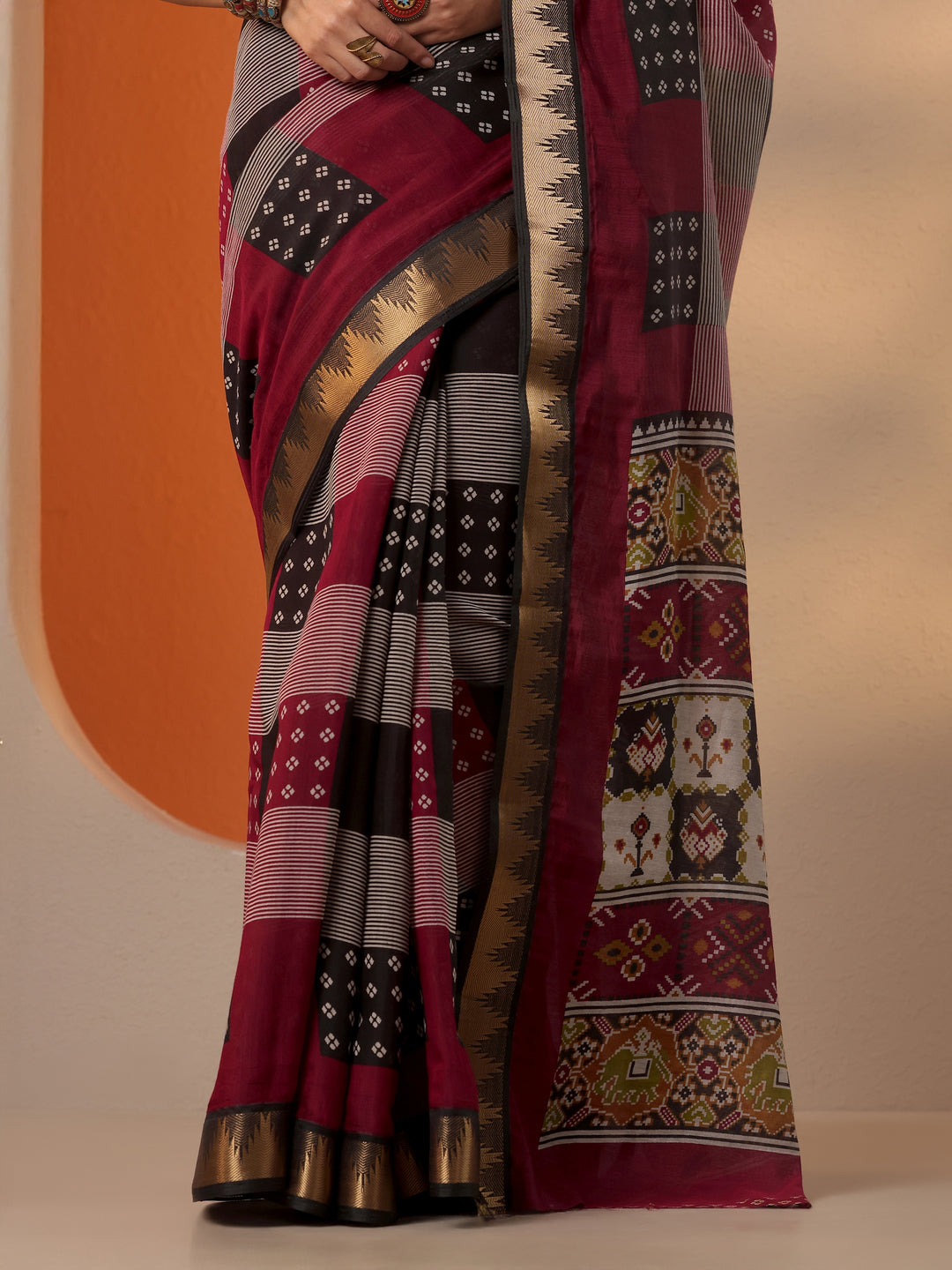  Multi Printed Silk Blend Saree With Unstitched Blouse Piece 