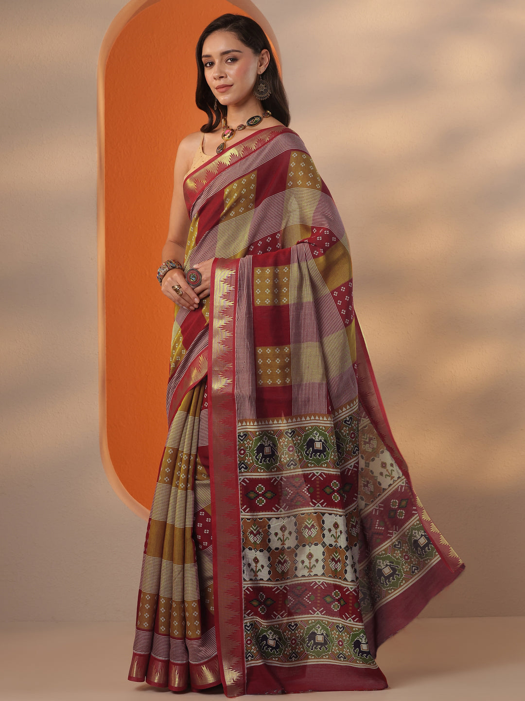  Multi Printed Silk Blend Saree With Unstitched Blouse Piece 
