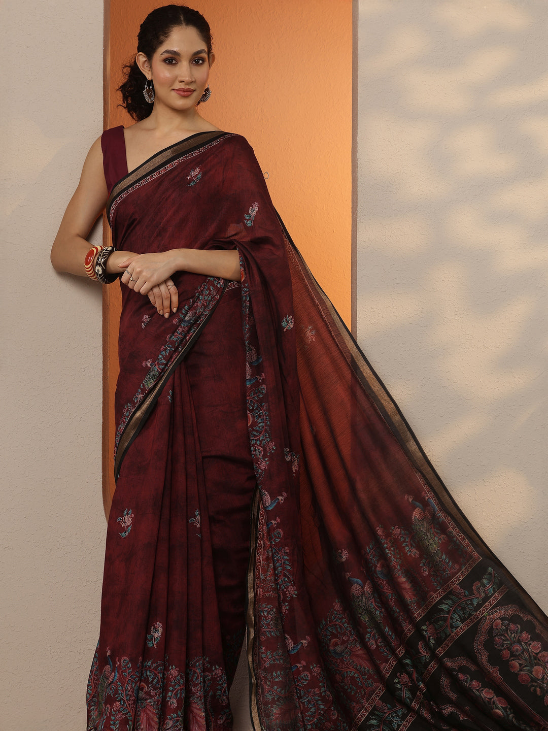 Red Printed Silk Blend Saree With Unstitched Blouse Piece