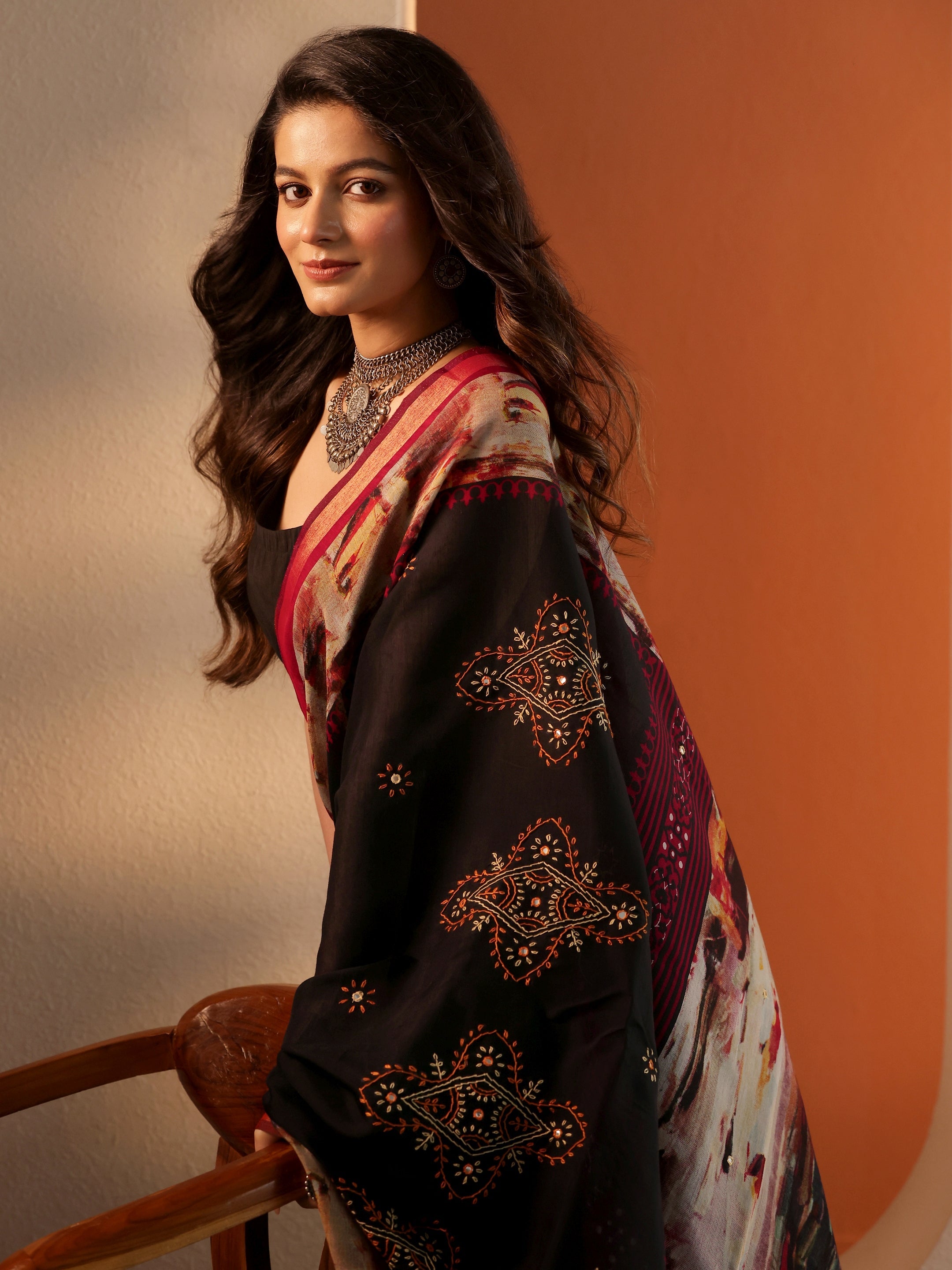 libas Black Printed Silk Blend Saree With Unstitched Blouse Piece-picture-31