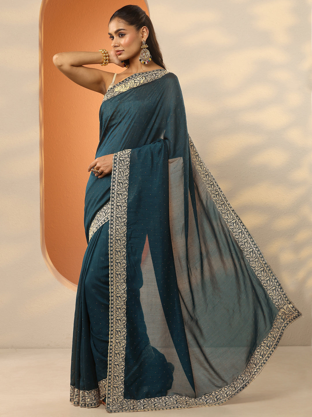  Green Embellished Silk Blend Saree With Unstitched Blouse Piece 