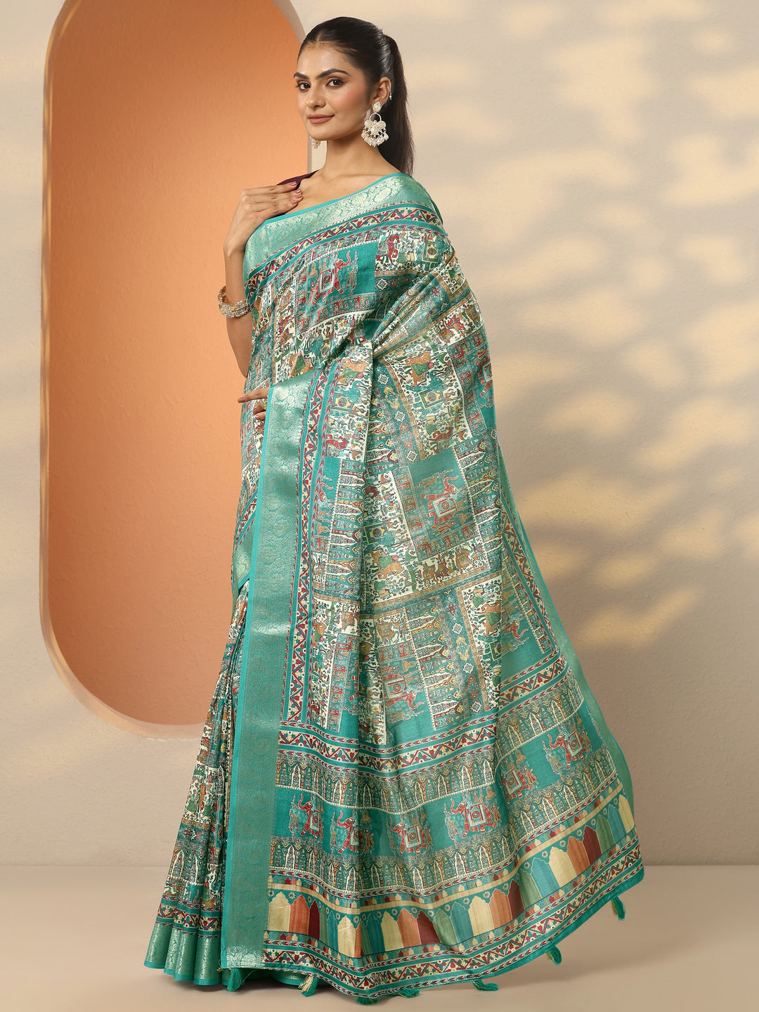  Green Printed Silk Blend Saree With Unstitched Blouse Piece 