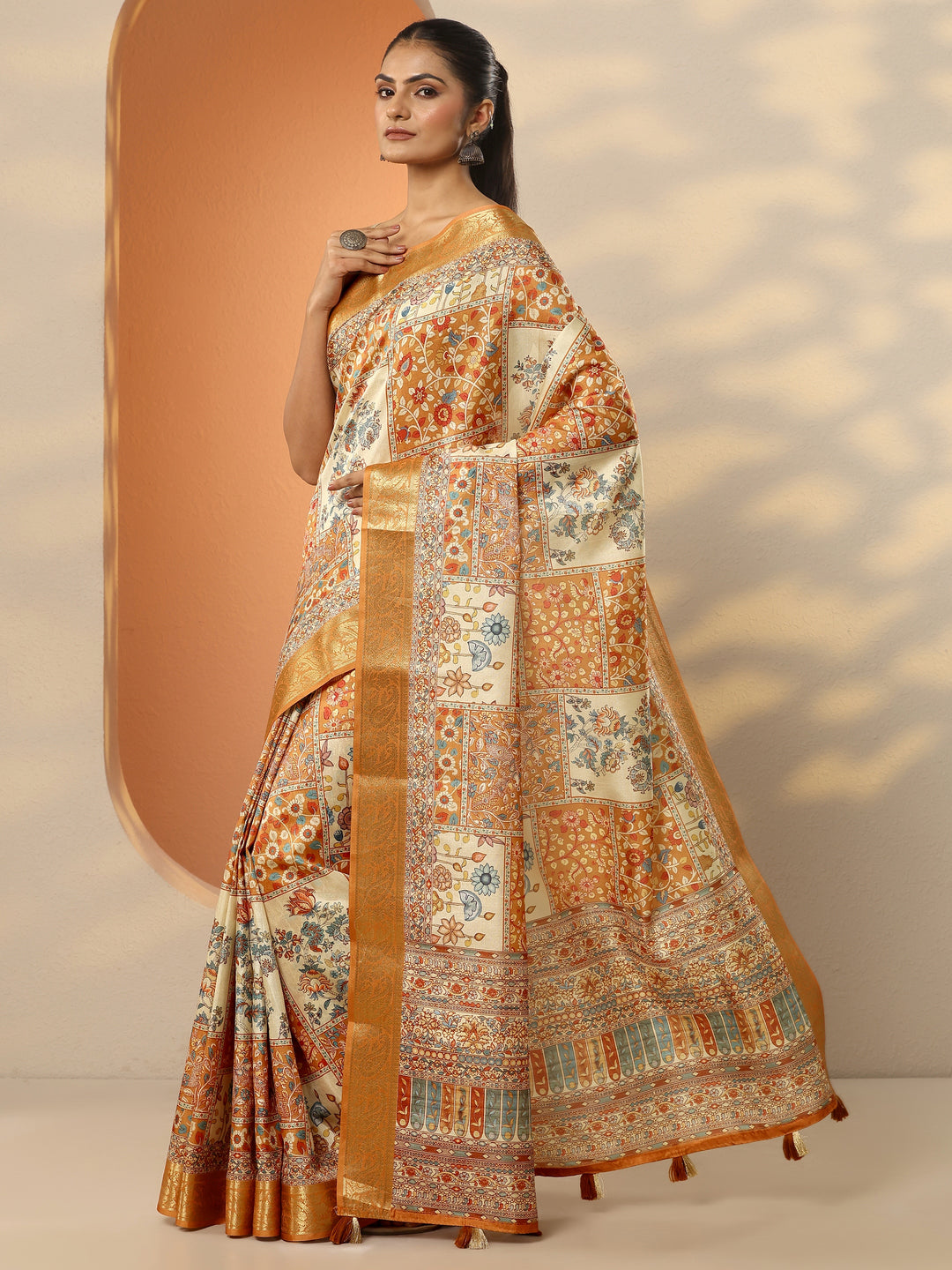  Multi Printed Silk Blend Saree With Unstitched Blouse Piece 