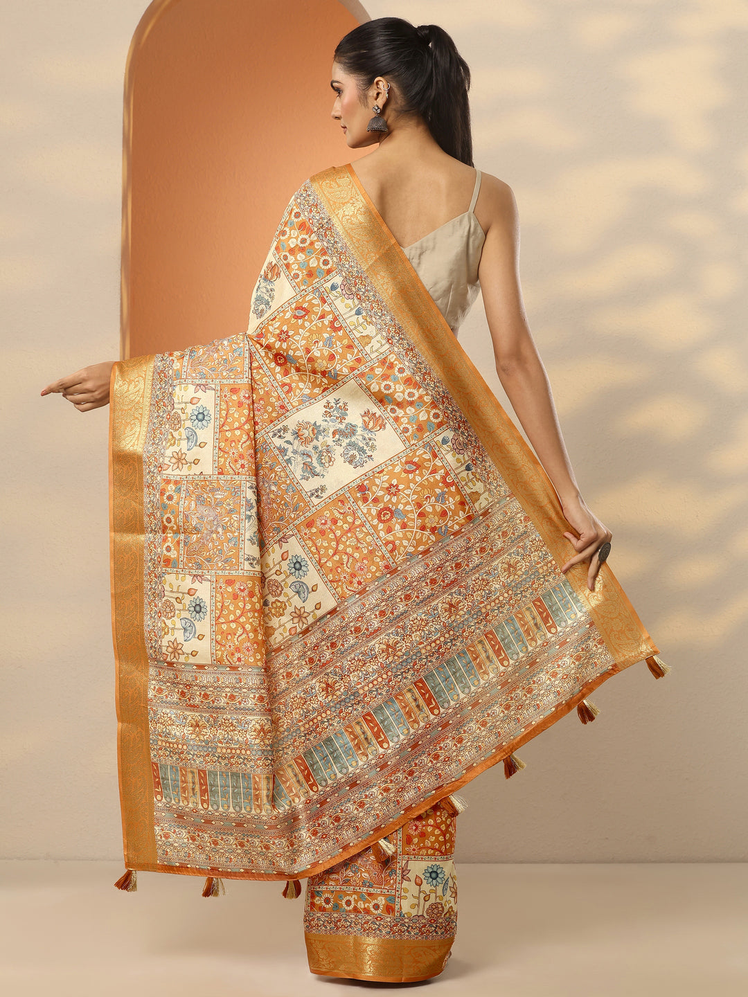  Multi Printed Silk Blend Saree With Unstitched Blouse Piece 
