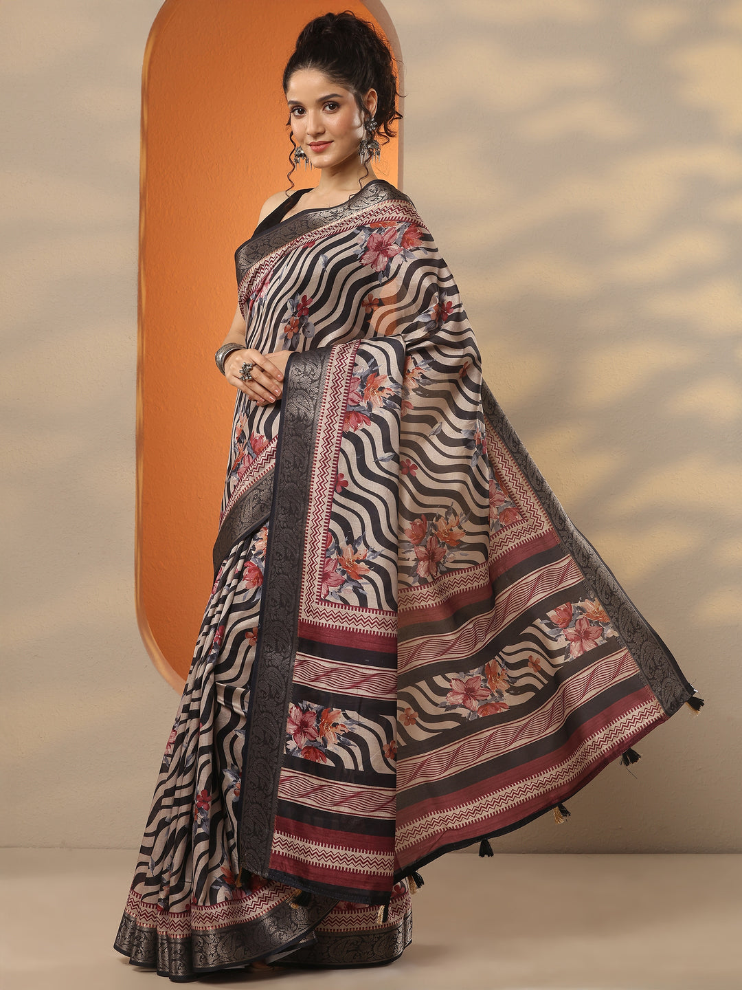  Beige Printed Silk Blend Saree With Unstitched Blouse Piece 