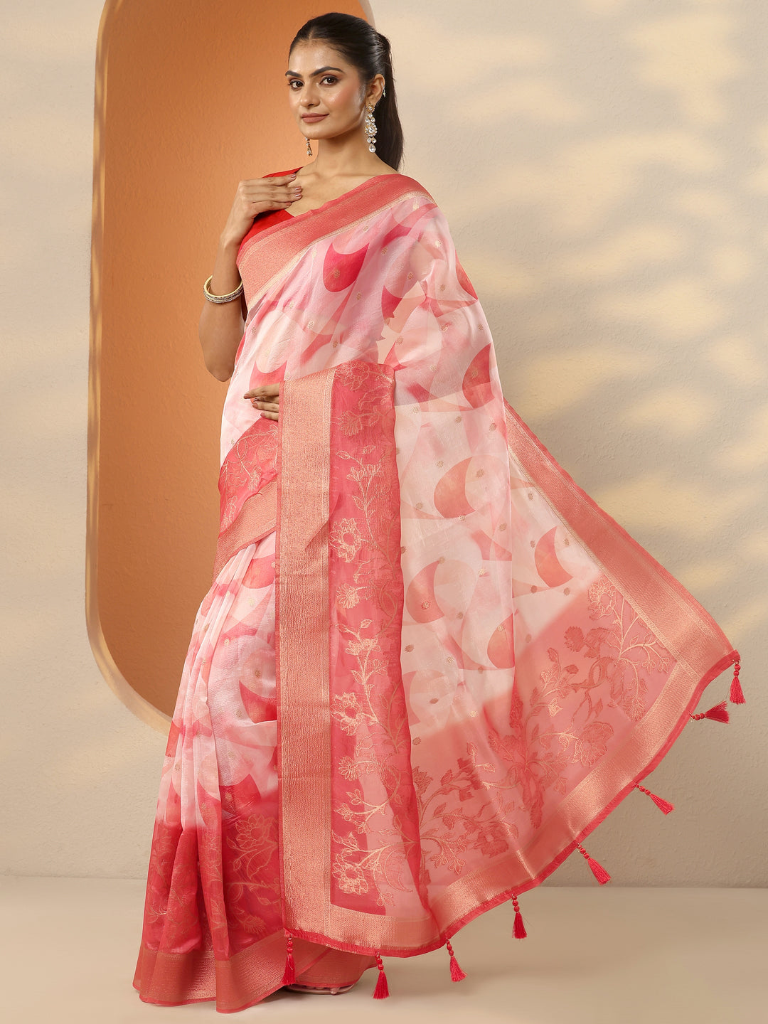  Coral Printed Organza Saree With Unstitched Blouse Piece 