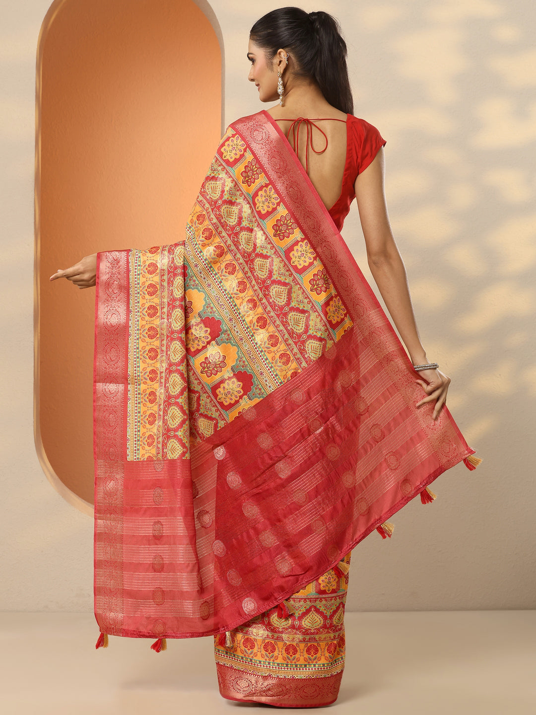  Multi Printed Silk Blend Saree With Unstitched Blouse Piece 