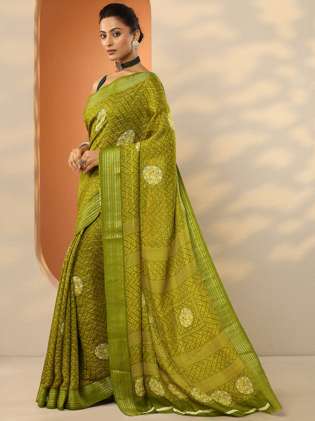  Green Printed Silk Blend Saree With Unstitched Blouse Piece 