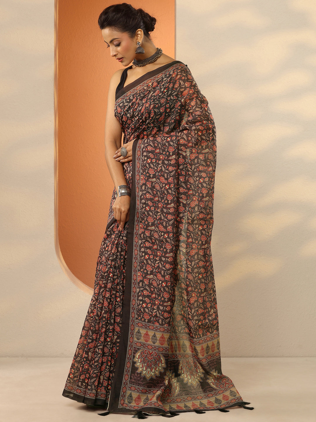  Brown Printed Silk Blend Saree With Unstitched Blouse Piece 