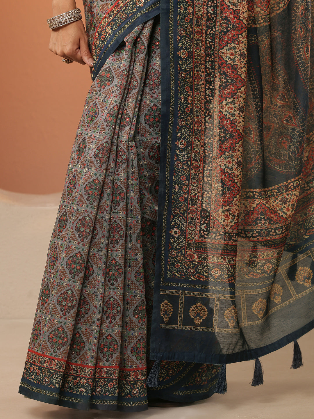  Multi Printed Silk Blend Saree With Unstitched Blouse Piece 