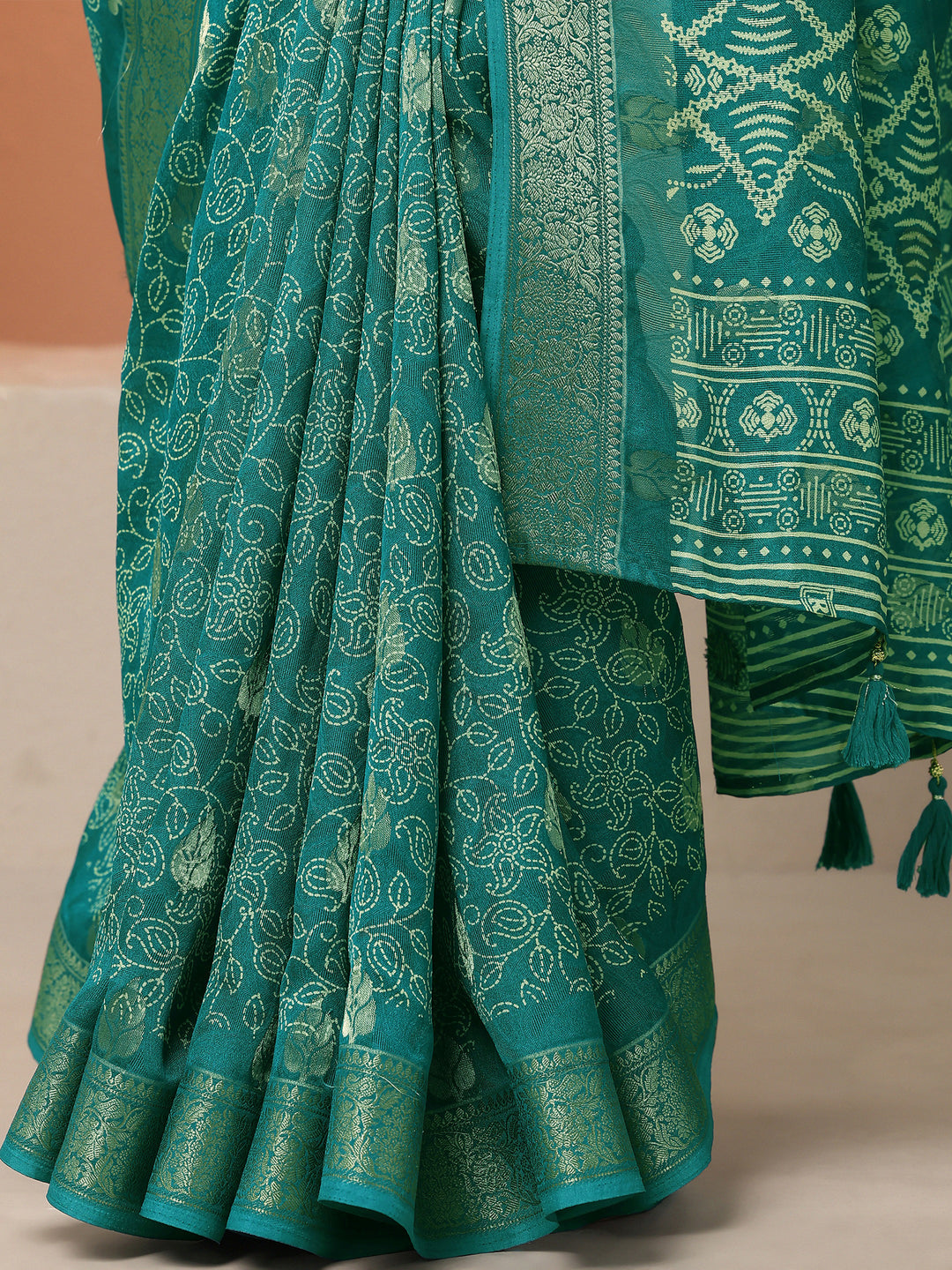  Green Printed Silk Blend Saree With Unstitched Blouse Piece 