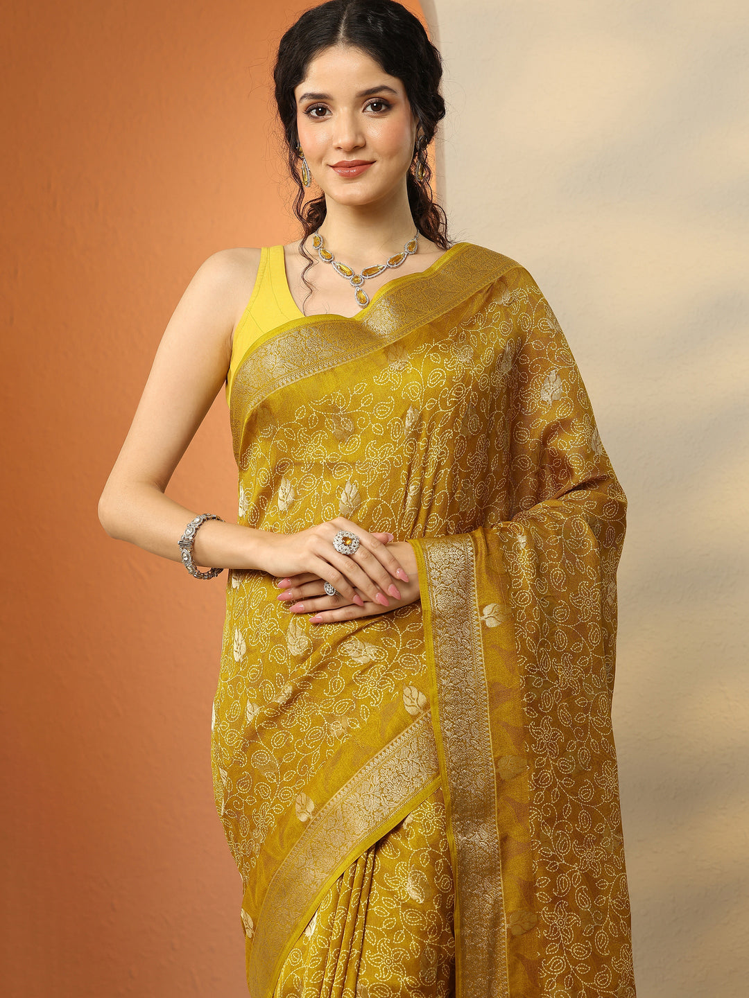  Mustard Printed Silk Blend Saree With Unstitched Blouse Piece 
