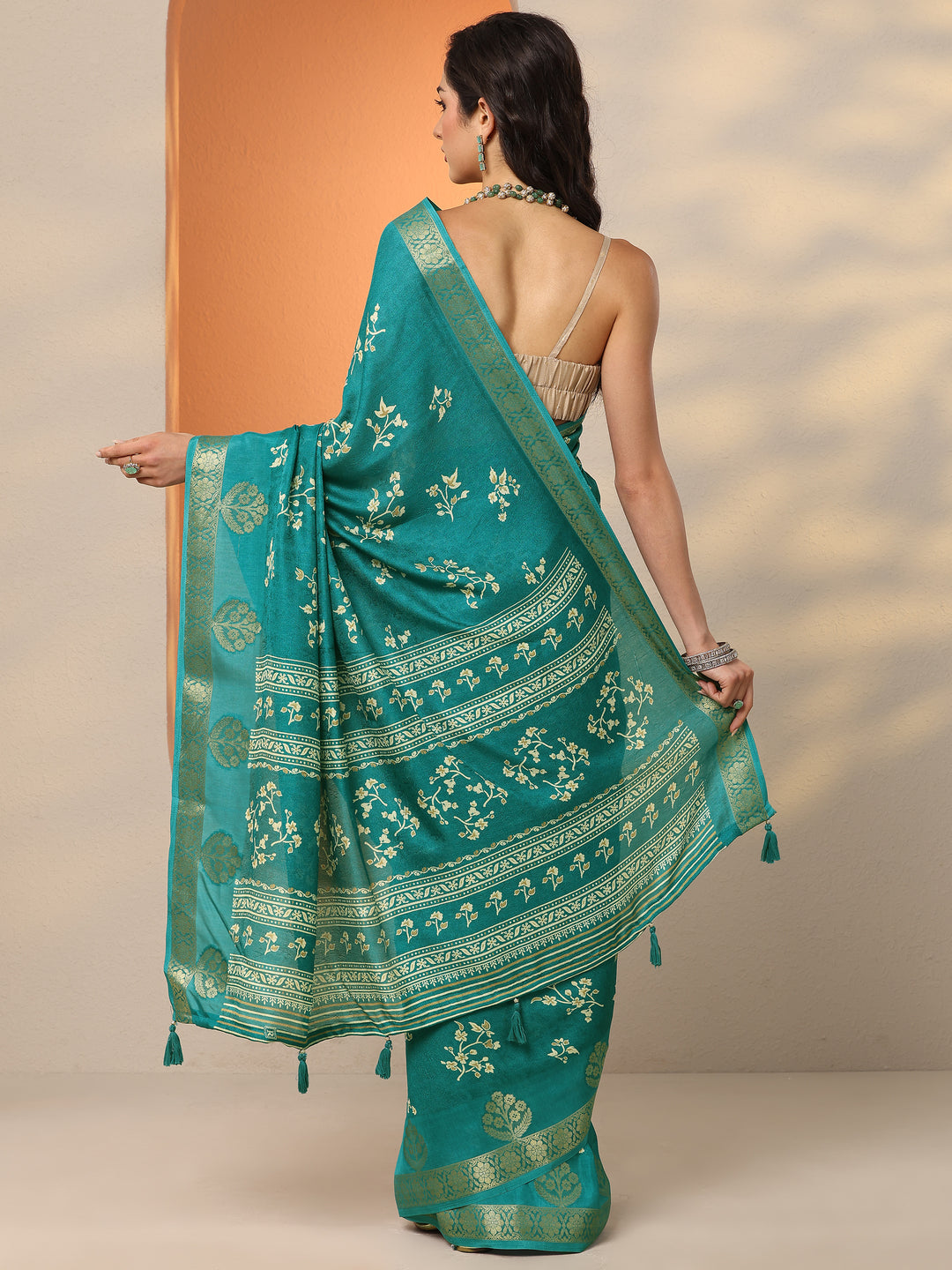  Green Printed Silk Blend Saree With Unstitched Blouse Piece 