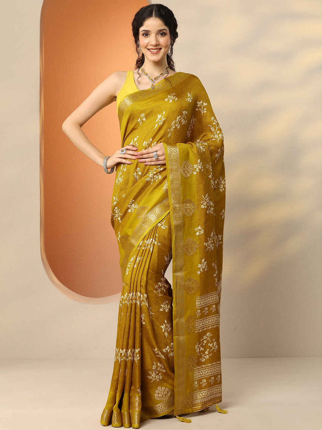  Mustard Printed Silk Blend Saree With Unstitched Blouse Piece 