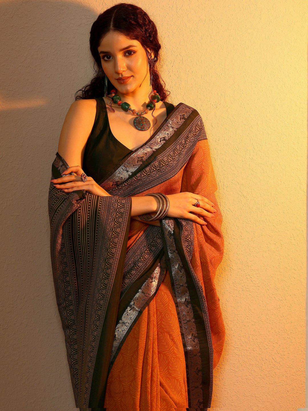  Mustard Printed Silk Blend Saree With Unstitched Blouse Piece 