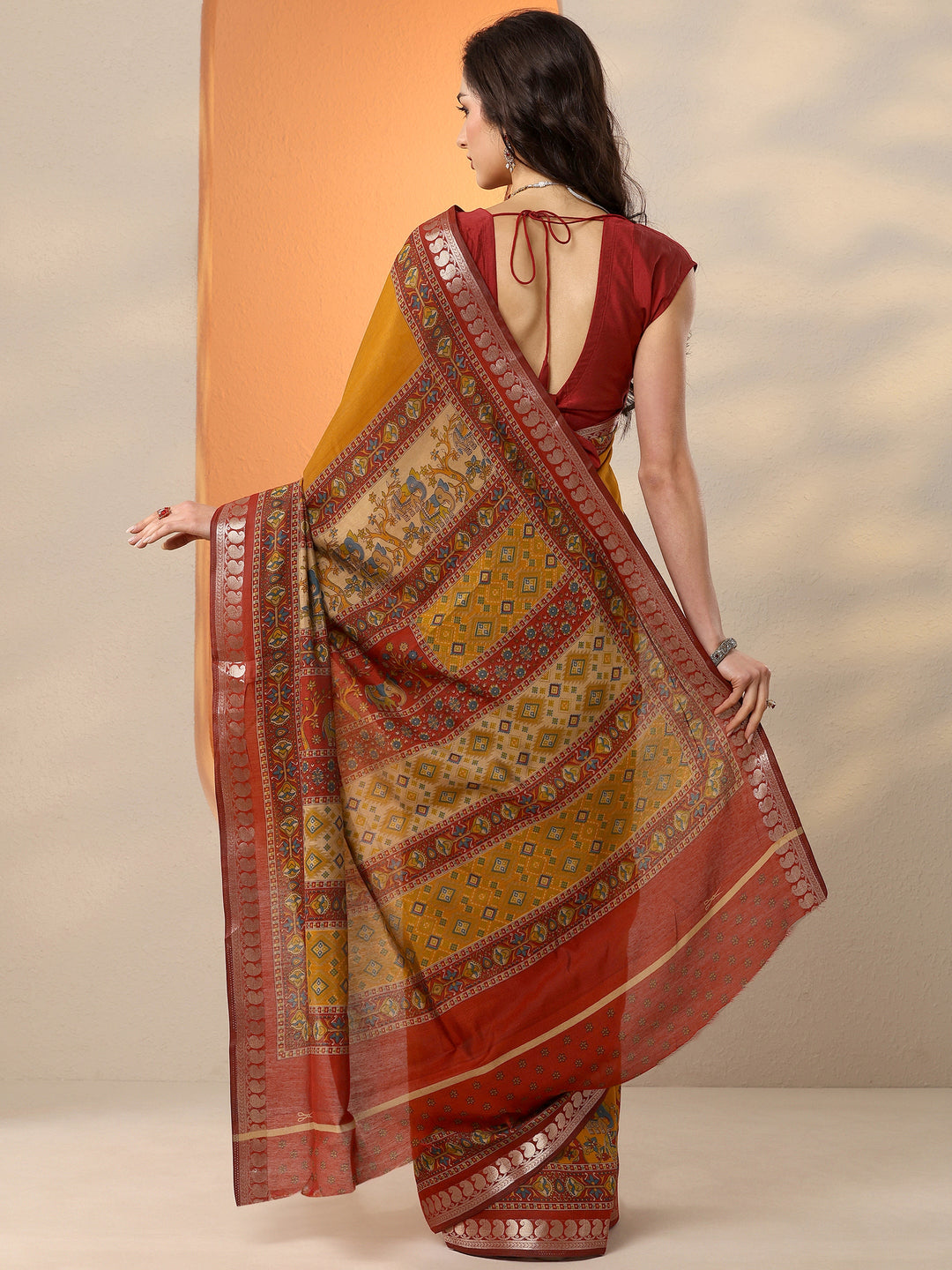  Mustard Printed Silk Blend Saree With Unstitched Blouse Piece 