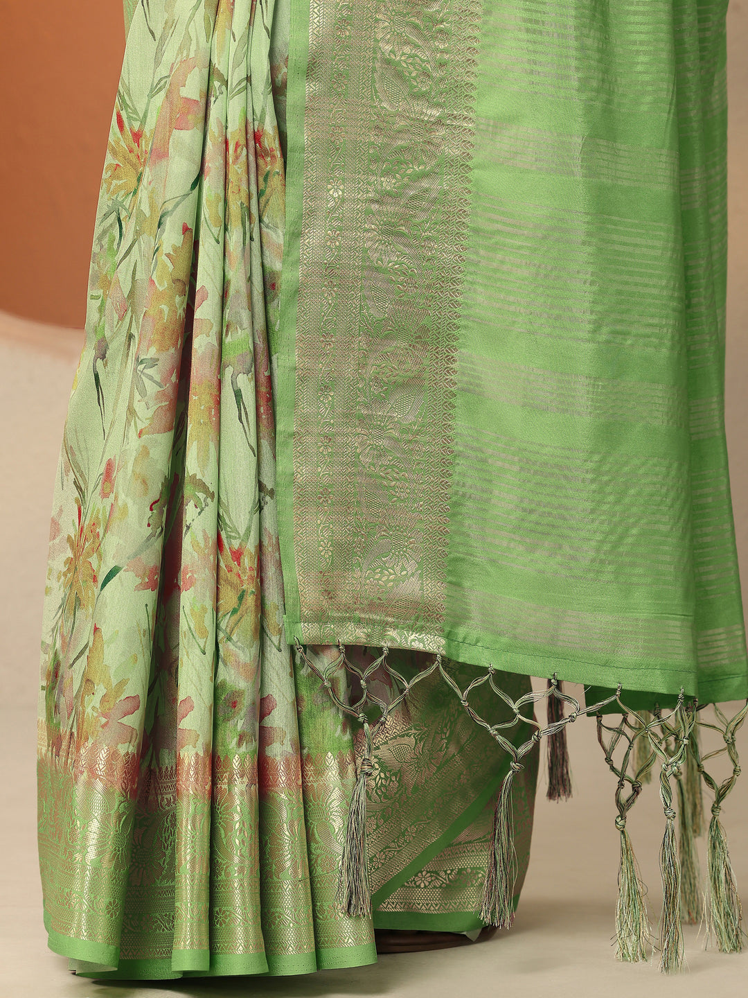  Green Printed Silk Blend Saree With Unstitched Blouse Piece 