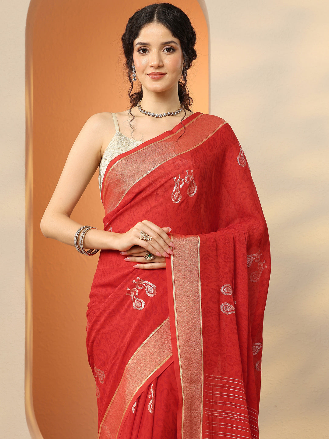  Red Paisley Printed Georgette Saree With Unstitched Blouse Piece 