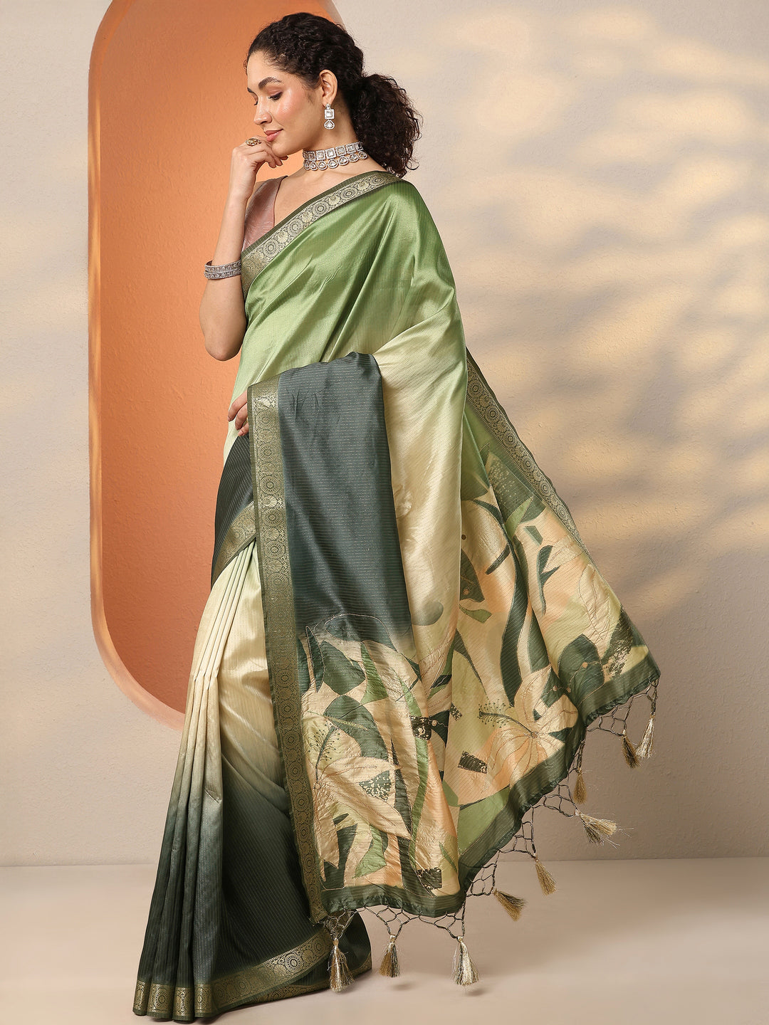  Green Embellished Silk Blend Saree With Unstitched Blouse Piece 