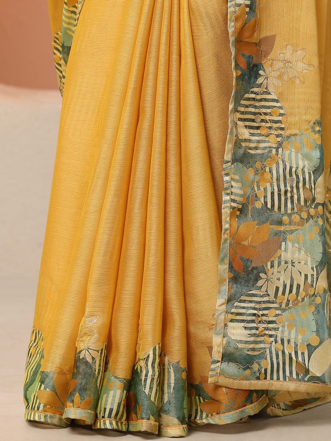  Mustard Printed Silk Blend Saree With Unstitched Blouse Piece 