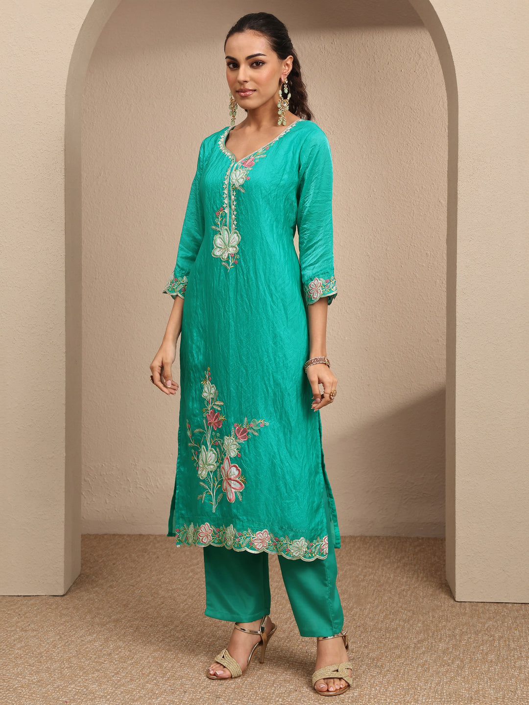  Green Embroidered Organza Straight Suit Set With Dupatta 