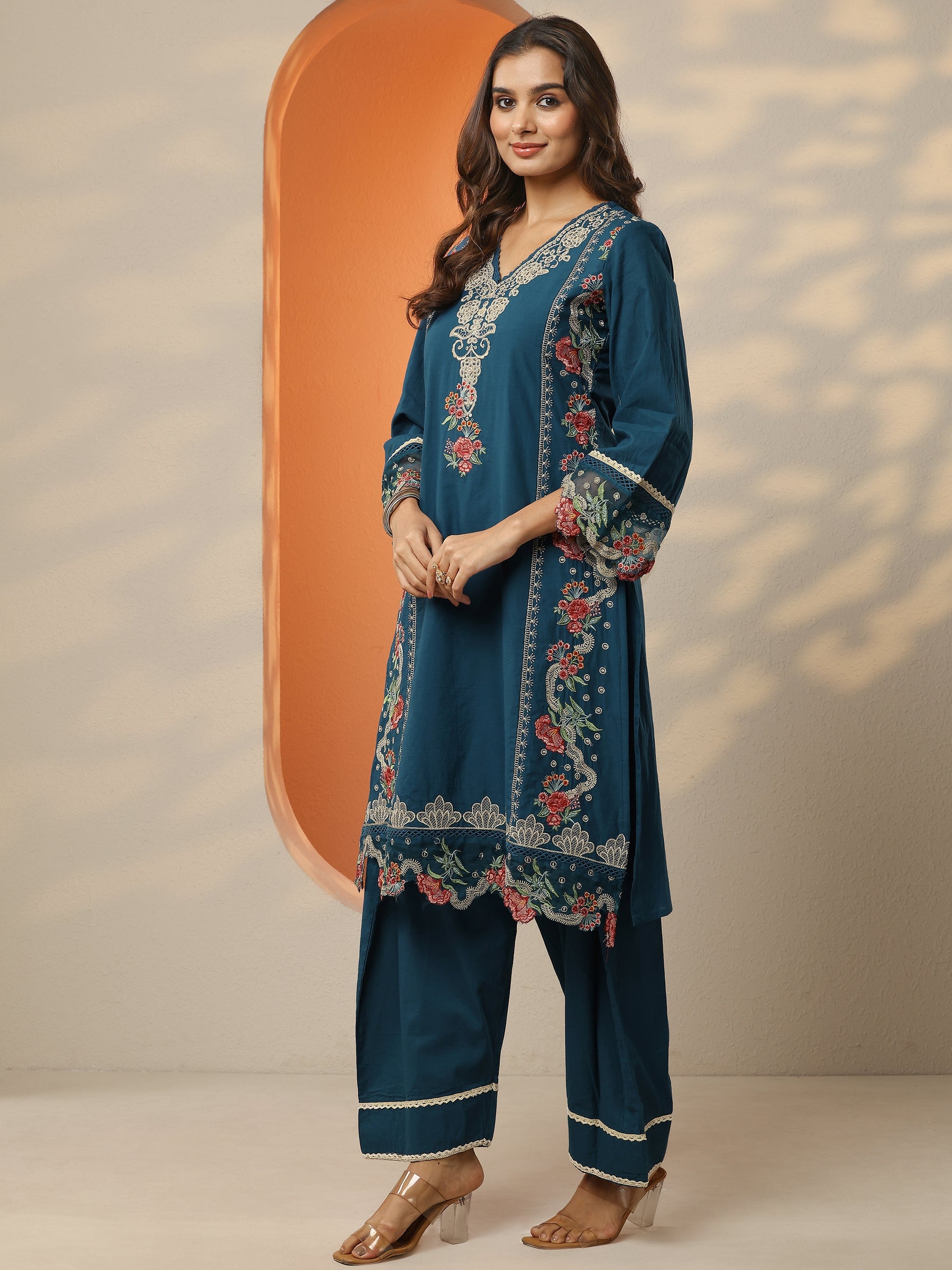 Green Printed Pure Georgette Saree With Unstitched Blouse Piece