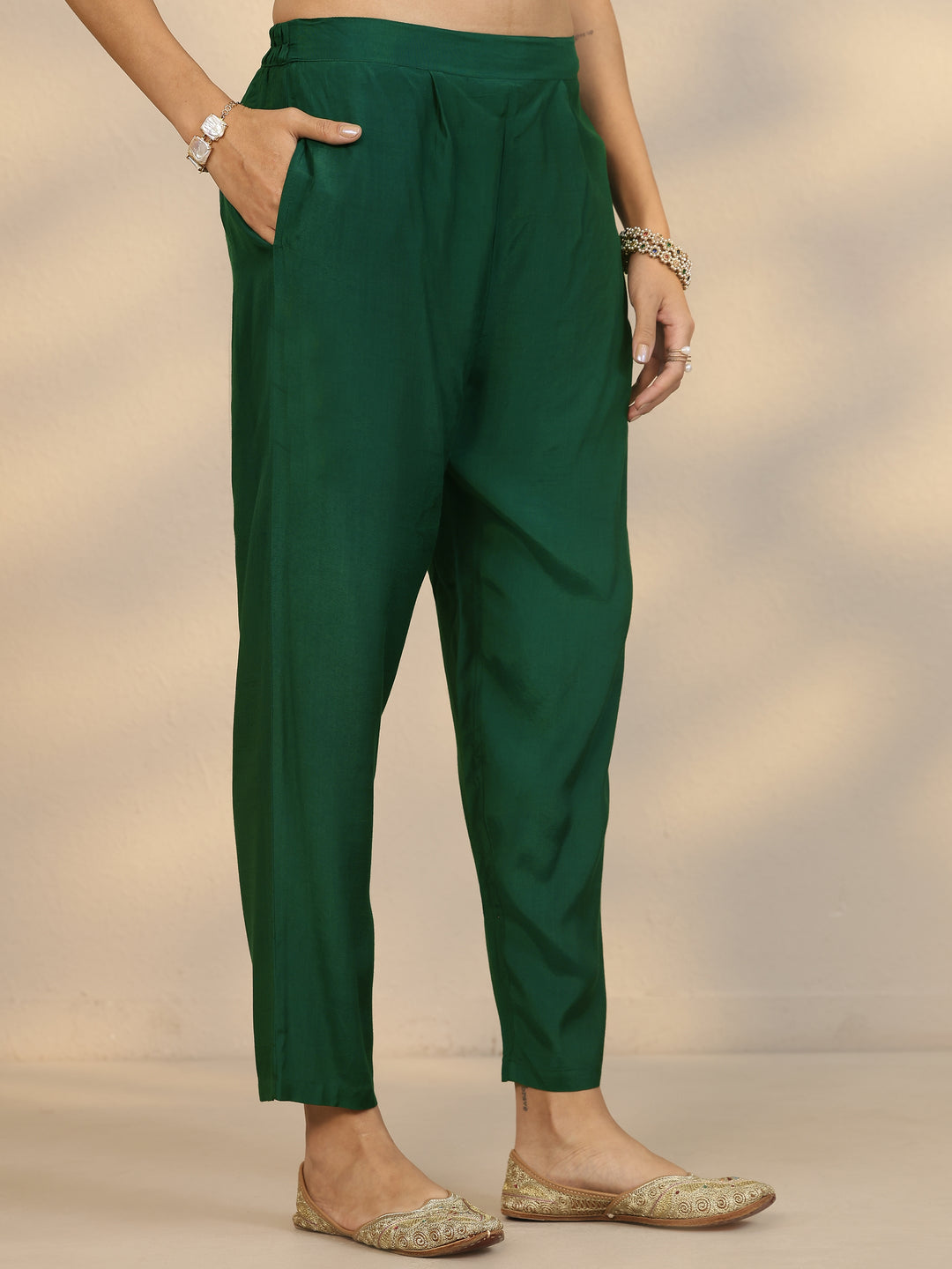  Green Printed Crepe Straight Suit Set With Dupatta 