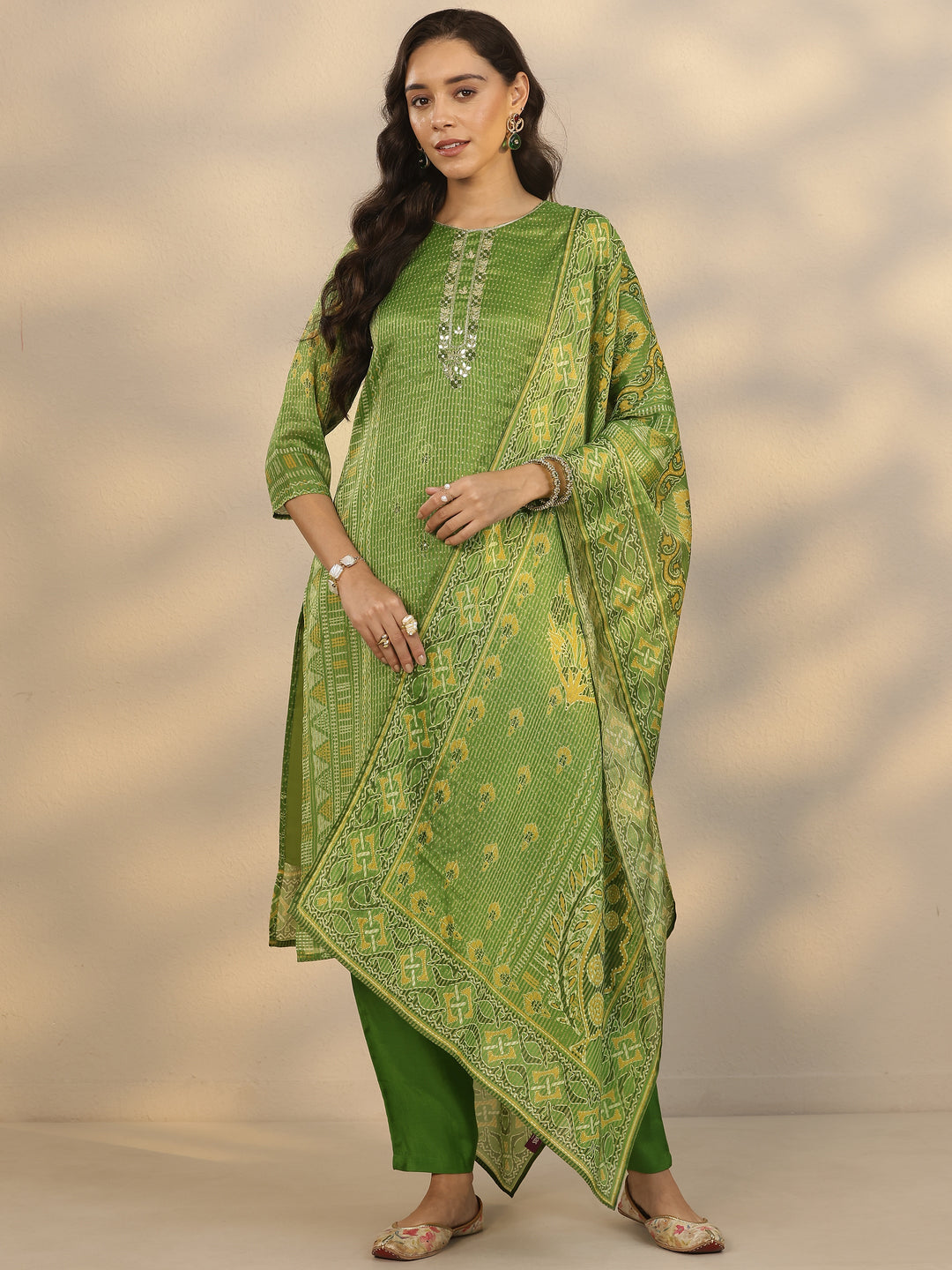  Green Printed Silk Blend Straight Suit Set With Dupatta 