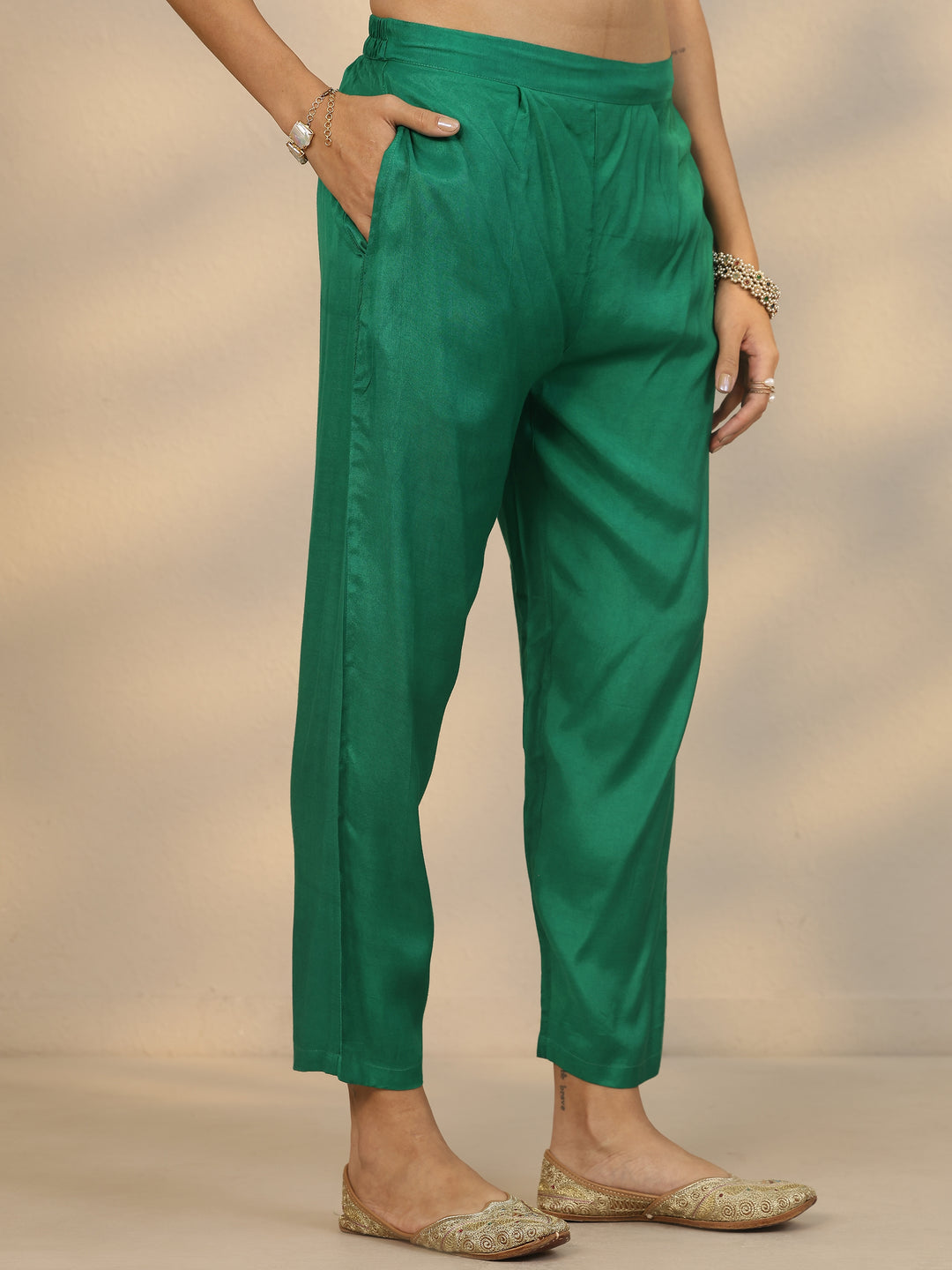  Green Printed Silk Blend Straight Suit Set With Dupatta 