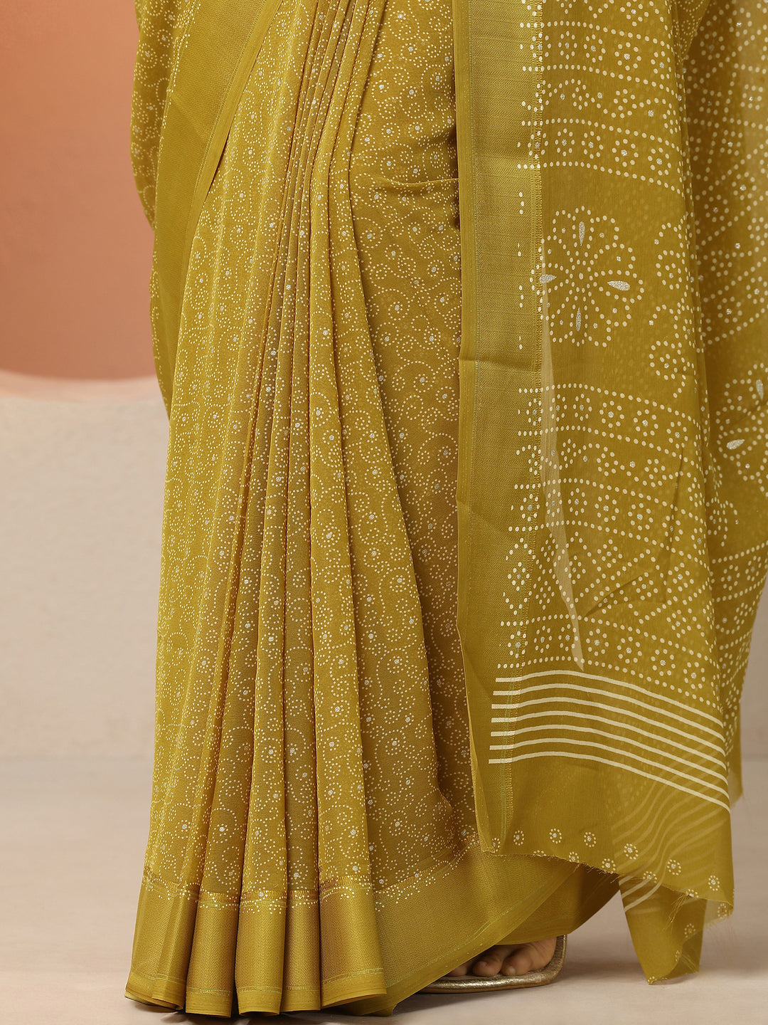  Green Bandhani Printed Georgette Saree With Unstitched Blouse Piece 