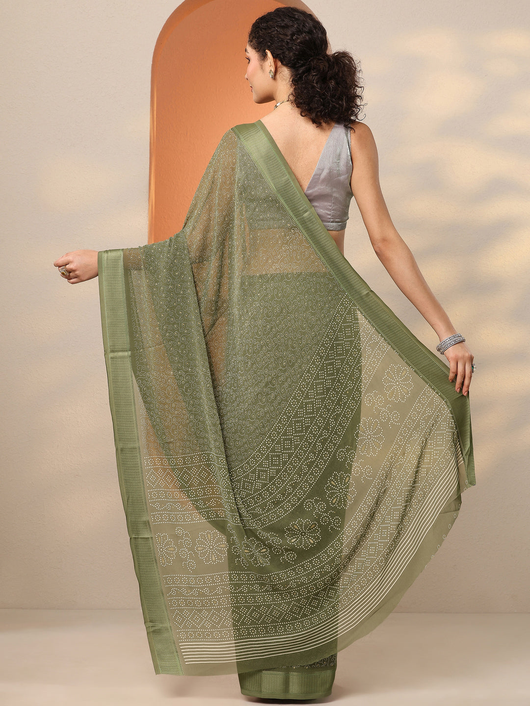  Green Bandhani Printed Georgette Saree With Unstitched Blouse Piece 