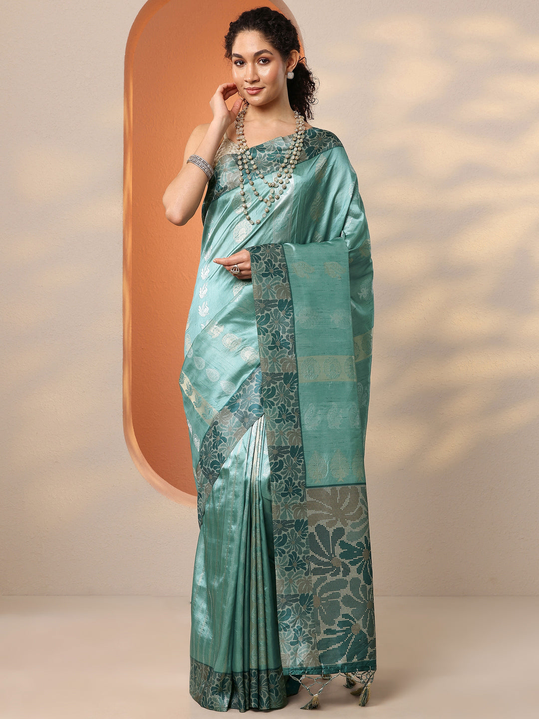  Green Printed Silk Blend Saree With Unstitched Blouse Piece 