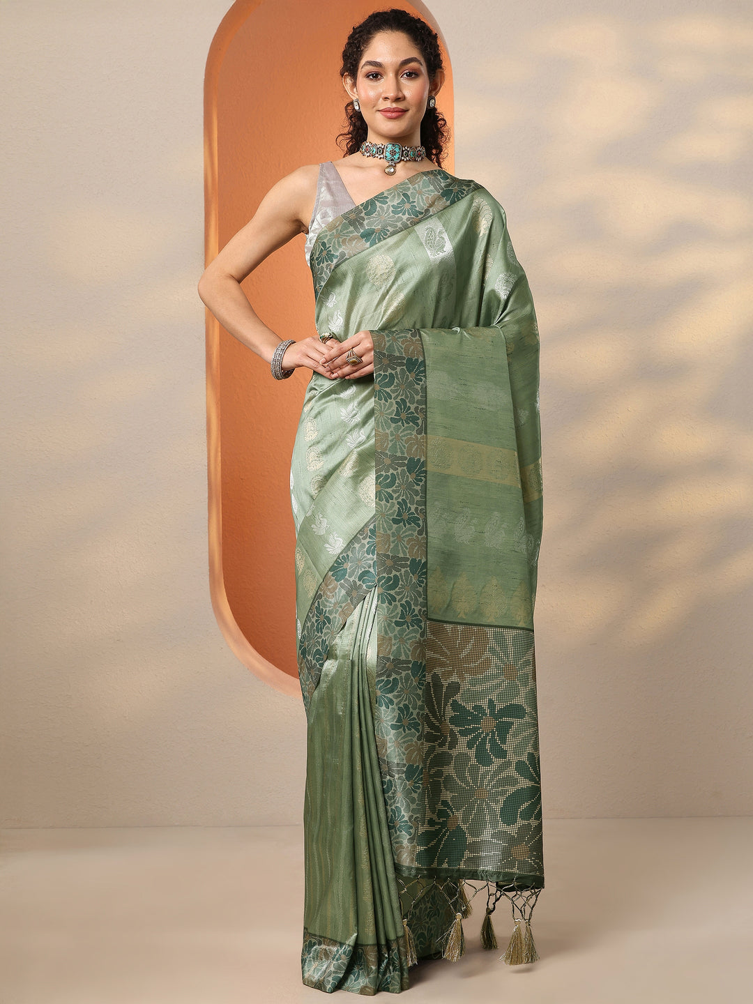  Green Printed Silk Blend Saree With Unstitched Blouse Piece 