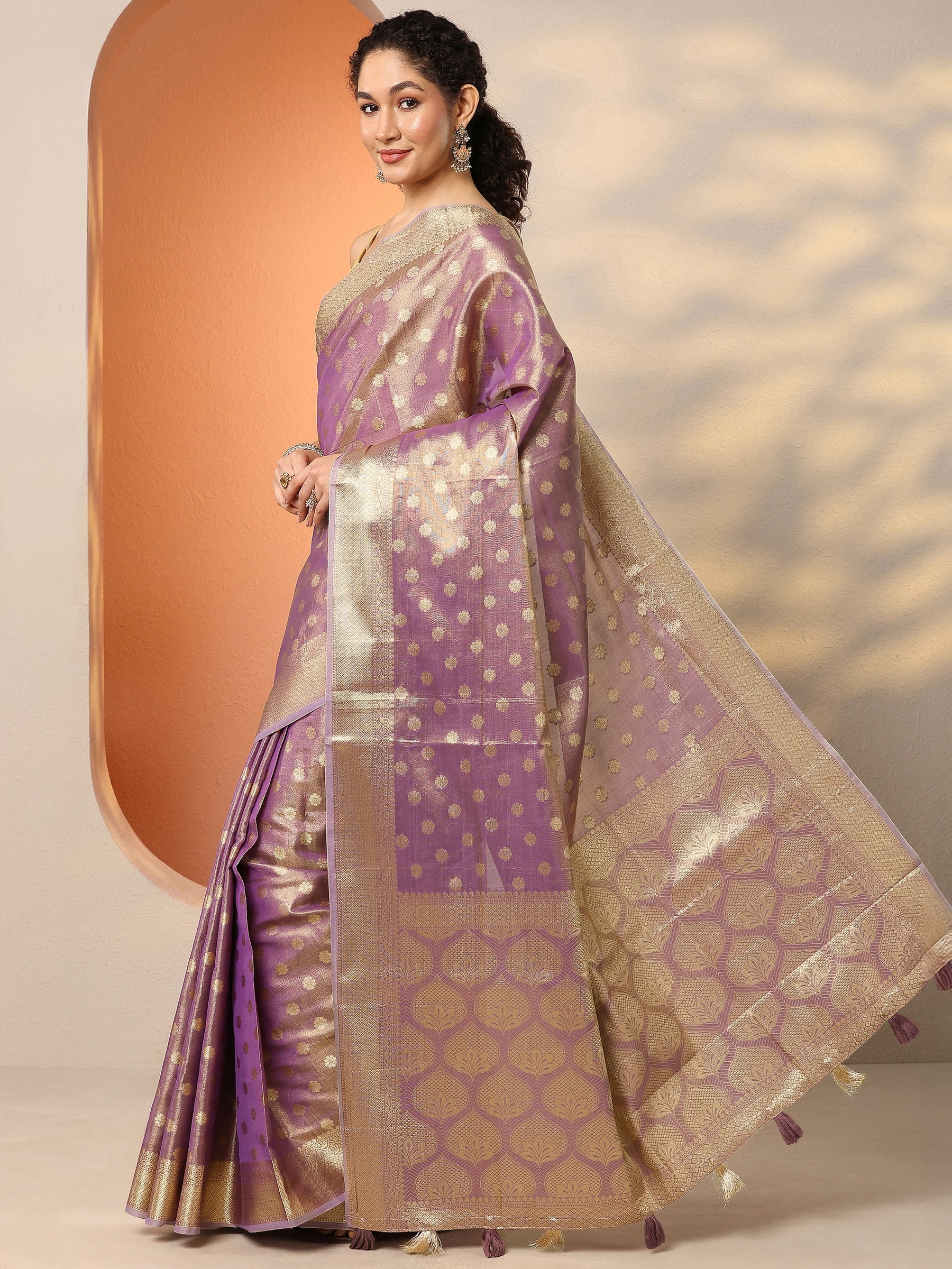 Blue Embellished Silk Blend Saree With Unstitched Blouse Piece