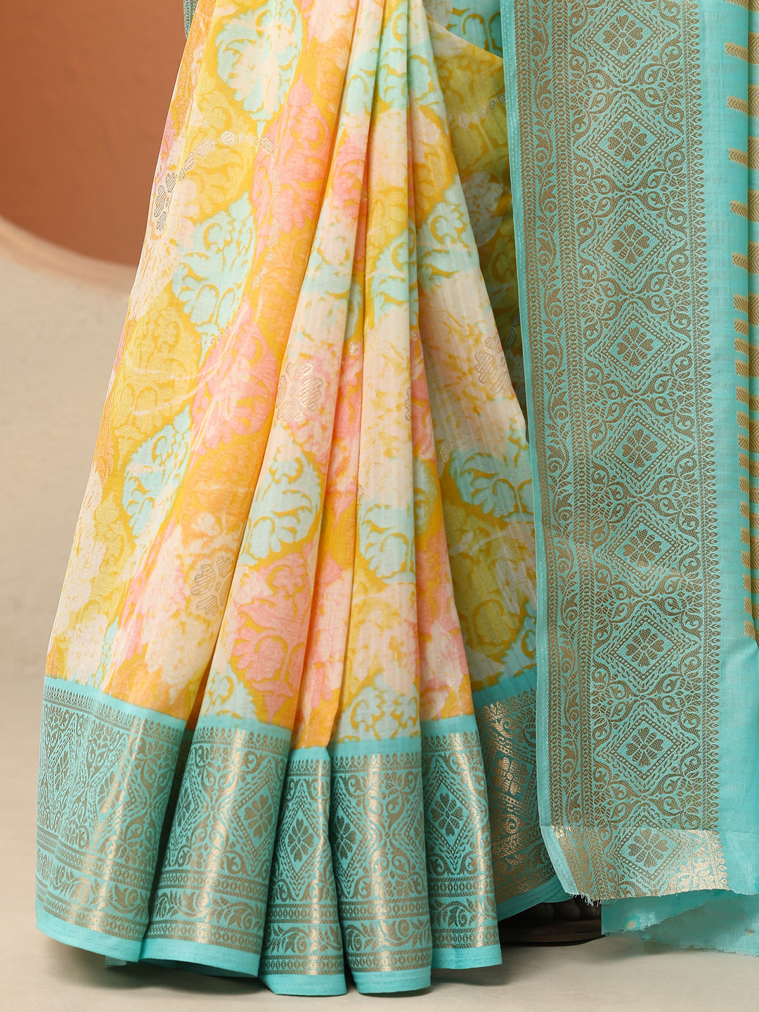  Multi Printed Silk Blend Saree With Unstitched Blouse Piece 