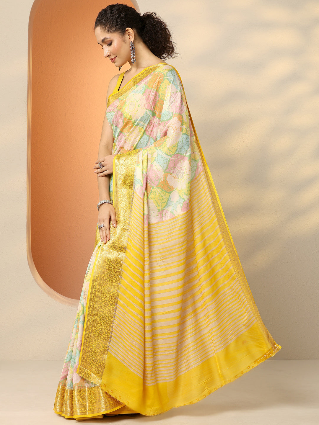  Multi Printed Silk Blend Saree With Unstitched Blouse Piece 