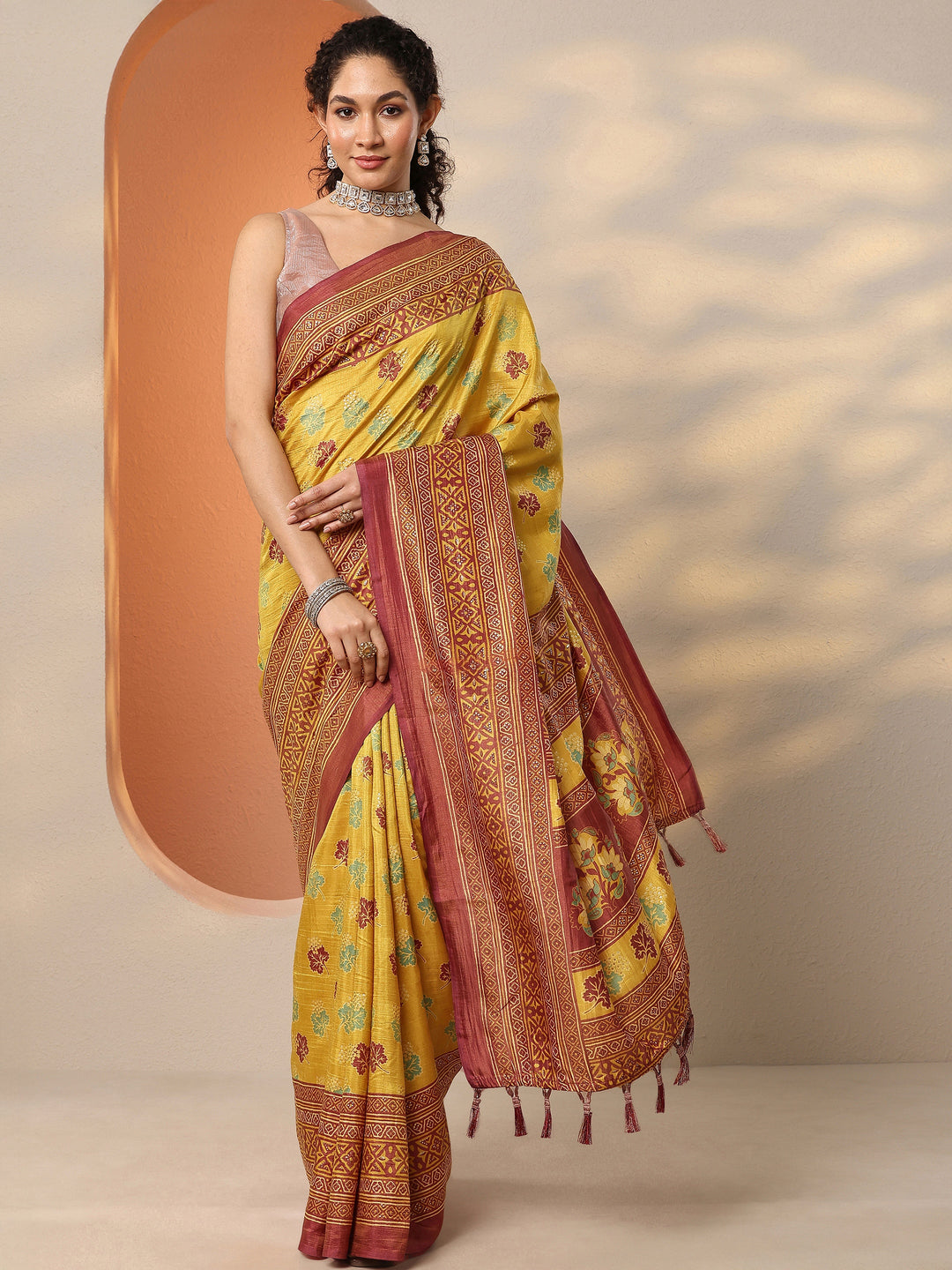  Mustard Printed Silk Blend Saree With Unstitched Blouse Piece 
