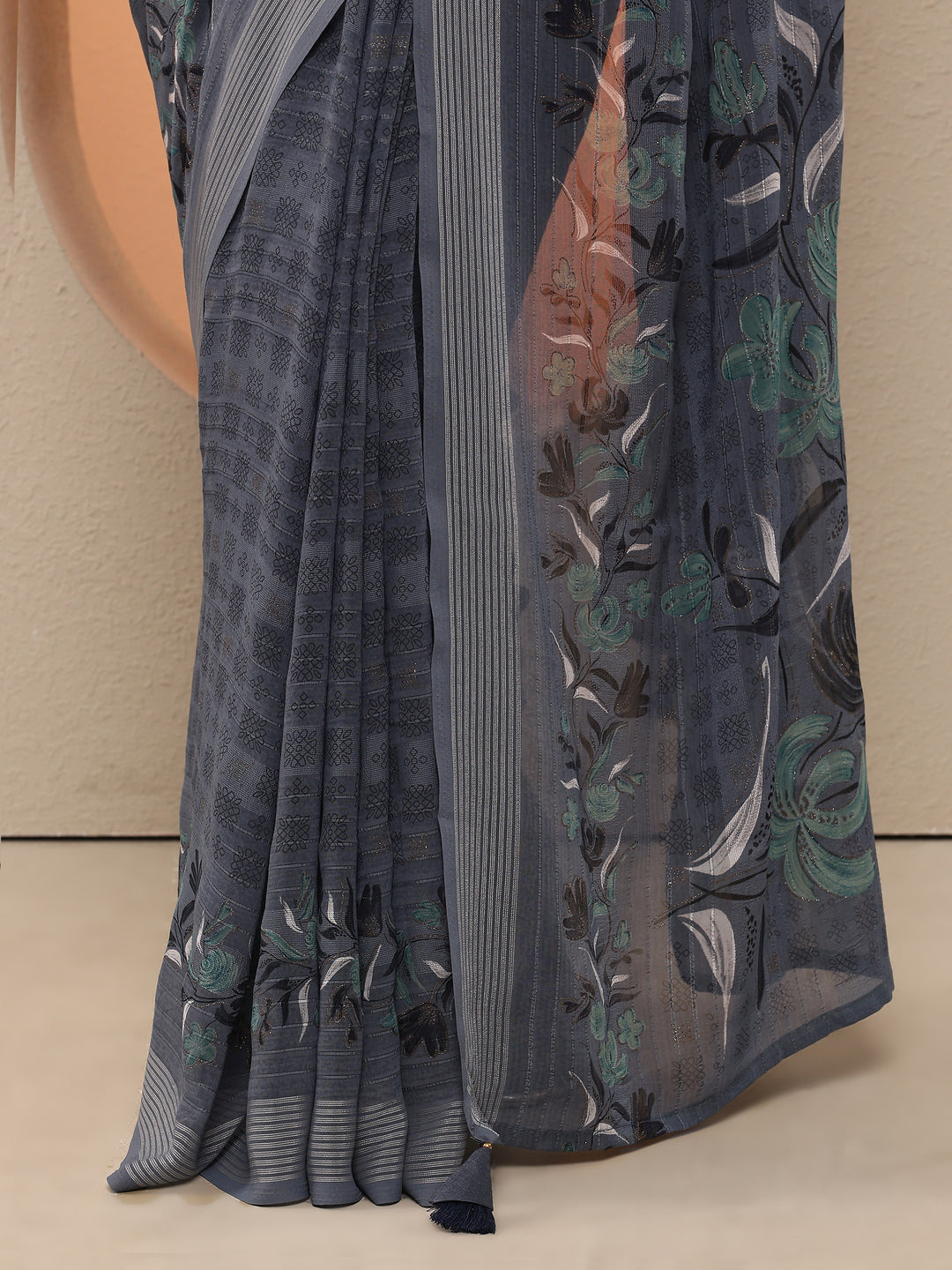  Grey Printed Georgette Saree With Unstitched Blouse Piece 