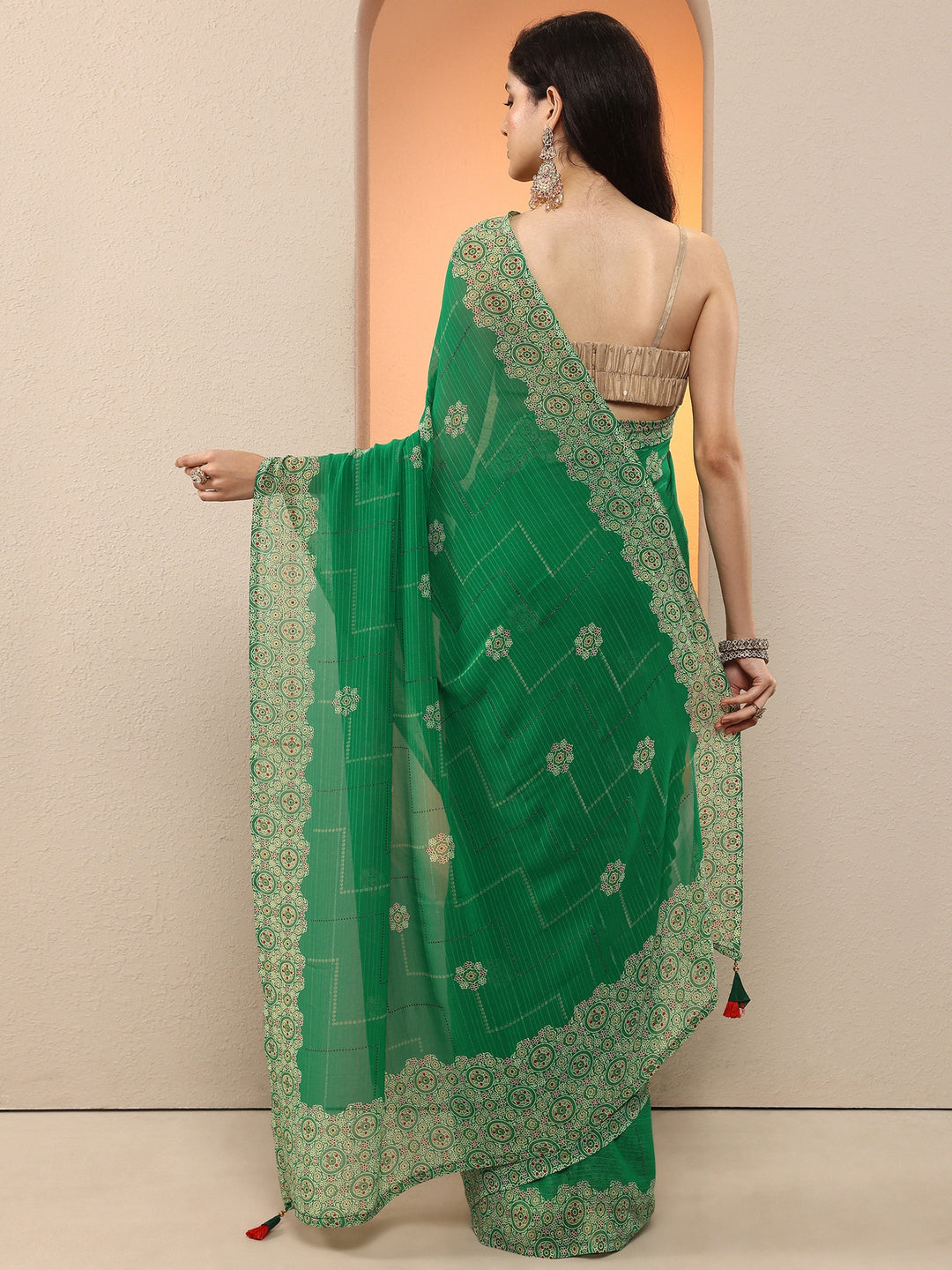  Green Printed Georgette Saree With Unstitched Blouse Piece 