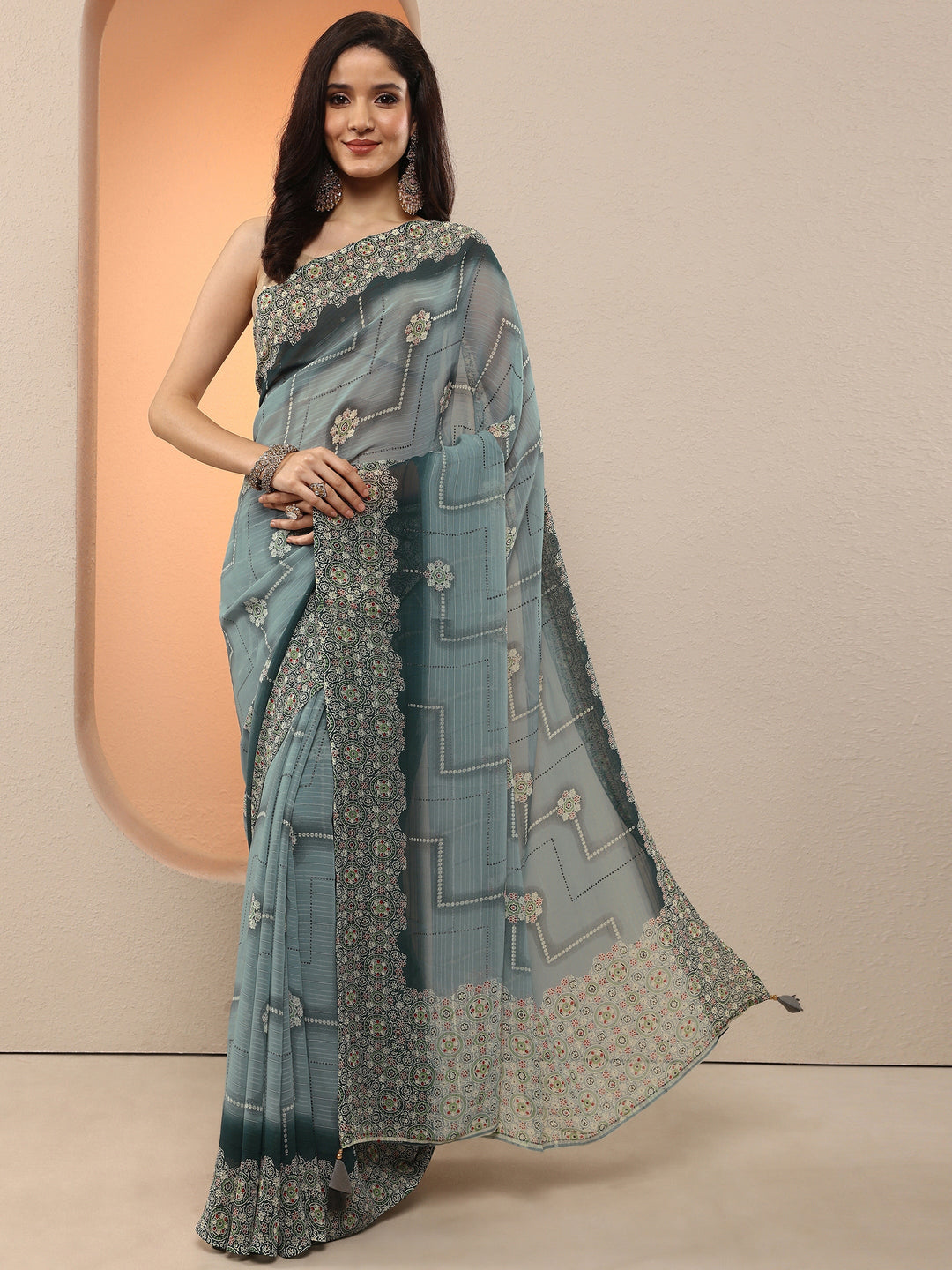 Grey Printed Georgette Saree With Unstitched Blouse Piece 